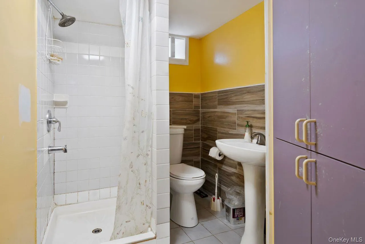 147-42 Hoover Avenue, New York, NY, 4 Bedrooms Bedrooms, 6 Rooms Rooms,2 BathroomsBathrooms,Residential,For Rent,Hoover,0,964116 147-42 Hoover Avenue, New York, NY, 4 Bedrooms Bedrooms, 6 Rooms Rooms,2 BathroomsBathrooms,Residential,For Rent,Hoover,0,964116