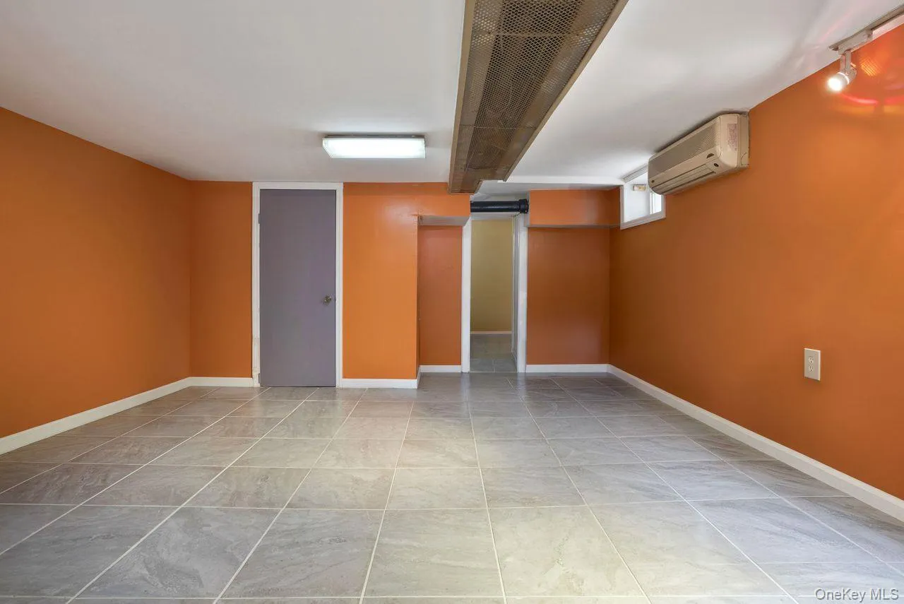 147-42 Hoover Avenue, New York, NY, 4 Bedrooms Bedrooms, 6 Rooms Rooms,2 BathroomsBathrooms,Residential,For Rent,Hoover,0,964116 147-42 Hoover Avenue, New York, NY, 4 Bedrooms Bedrooms, 6 Rooms Rooms,2 BathroomsBathrooms,Residential,For Rent,Hoover,0,964116