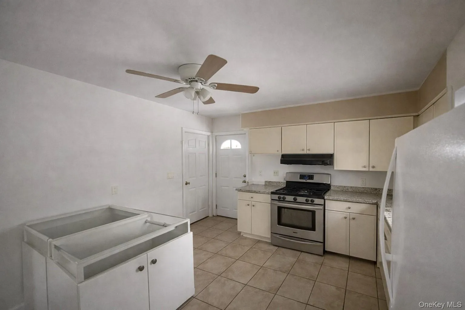 46 Elmira Street, Oyster Bay, NY, 3 Bedrooms Bedrooms, 13 Rooms Rooms,3 BathroomsBathrooms,Residential Lease,For Rent,Elmira,0,964128 46 Elmira Street, Oyster Bay, NY, 3 Bedrooms Bedrooms, 13 Rooms Rooms,3 BathroomsBathrooms,Residential Lease,For Rent,Elmira,0,964128