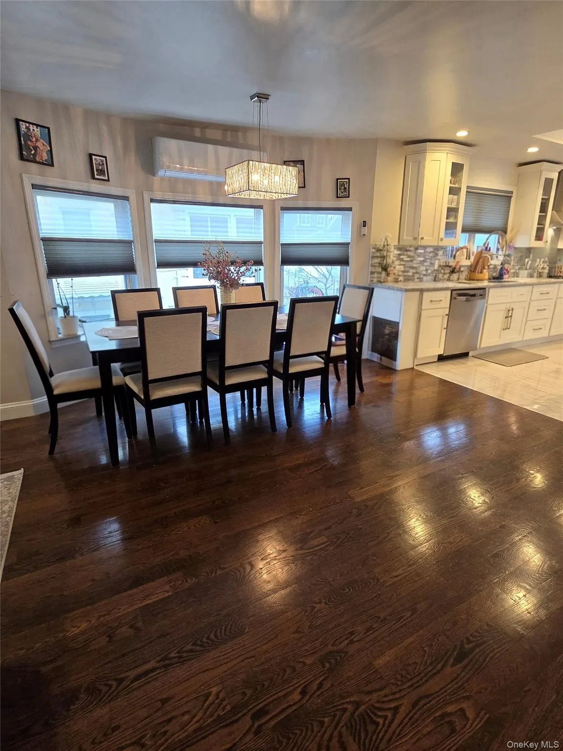 98-08 164th Avenue, New York, NY, 3 Bedrooms Bedrooms, 5 Rooms Rooms,1 BathroomBathrooms,Residential,For Rent,164th,0,964133 98-08 164th Avenue, New York, NY, 3 Bedrooms Bedrooms, 5 Rooms Rooms,1 BathroomBathrooms,Residential,For Rent,164th,0,964133