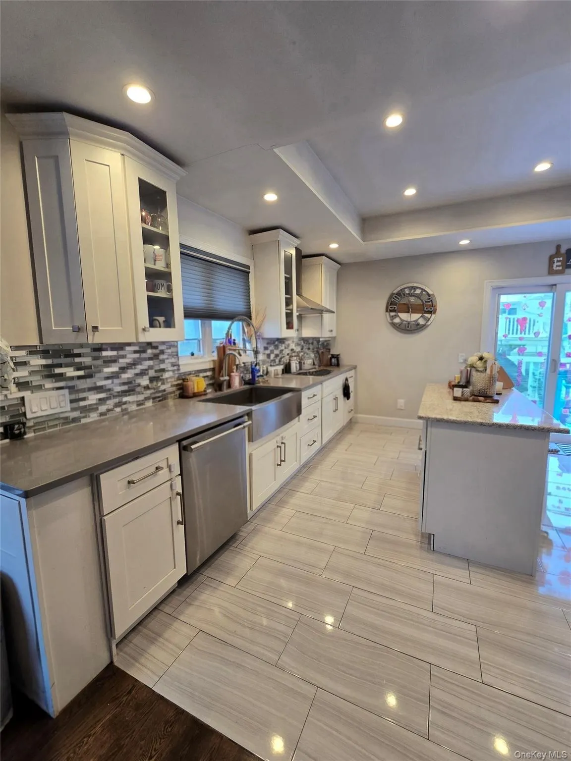 98-08 164th Avenue, New York, NY, 3 Bedrooms Bedrooms, 5 Rooms Rooms,1 BathroomBathrooms,Residential,For Rent,164th,0,964133 98-08 164th Avenue, New York, NY, 3 Bedrooms Bedrooms, 5 Rooms Rooms,1 BathroomBathrooms,Residential,For Rent,164th,0,964133