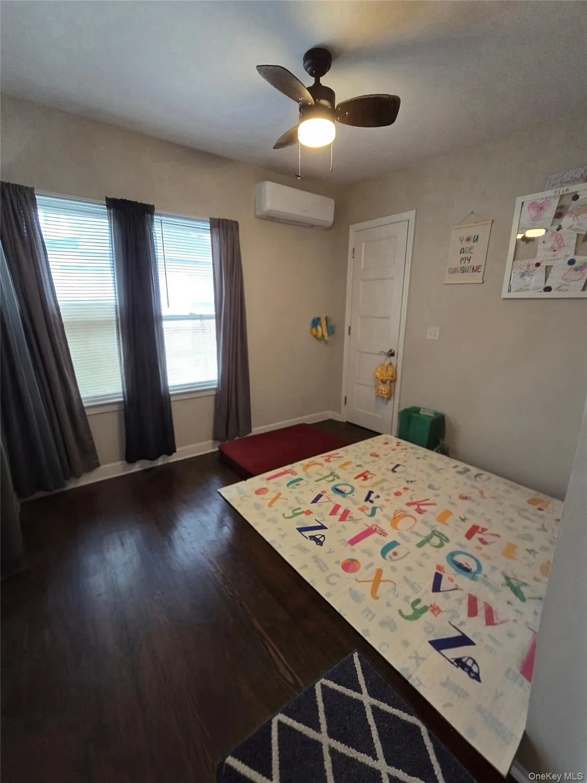 98-08 164th Avenue, New York, NY, 3 Bedrooms Bedrooms, 5 Rooms Rooms,1 BathroomBathrooms,Residential,For Rent,164th,0,964133 98-08 164th Avenue, New York, NY, 3 Bedrooms Bedrooms, 5 Rooms Rooms,1 BathroomBathrooms,Residential,For Rent,164th,0,964133
