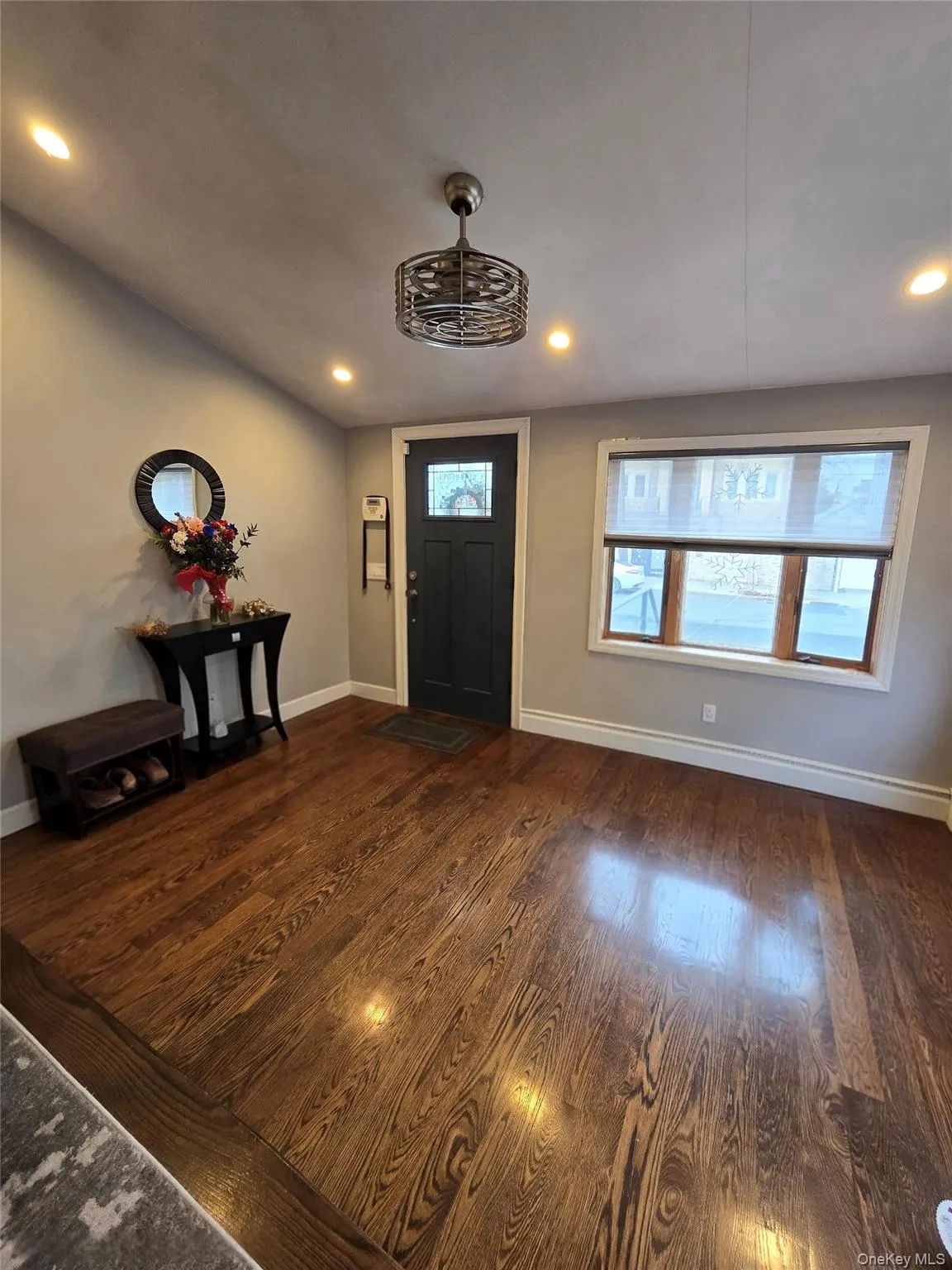 98-08 164th Avenue, New York, NY, 3 Bedrooms Bedrooms, 5 Rooms Rooms,1 BathroomBathrooms,Residential,For Rent,164th,0,964133 98-08 164th Avenue, New York, NY, 3 Bedrooms Bedrooms, 5 Rooms Rooms,1 BathroomBathrooms,Residential,For Rent,164th,0,964133