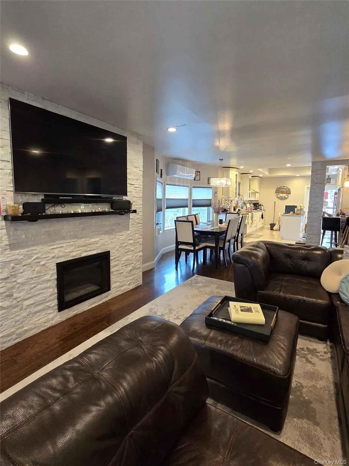 98-08 164th Avenue, New York, NY, 3 Bedrooms Bedrooms, 5 Rooms Rooms,1 BathroomBathrooms,Residential,For Rent,164th,0,964133 98-08 164th Avenue, New York, NY, 3 Bedrooms Bedrooms, 5 Rooms Rooms,1 BathroomBathrooms,Residential,For Rent,164th,0,964133