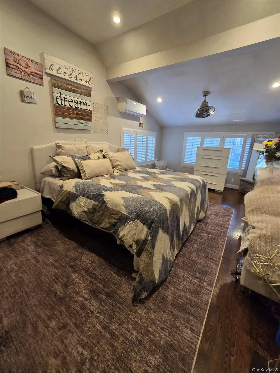 98-08 164th Avenue, New York, NY, 3 Bedrooms Bedrooms, 5 Rooms Rooms,1 BathroomBathrooms,Residential,For Rent,164th,0,964133 98-08 164th Avenue, New York, NY, 3 Bedrooms Bedrooms, 5 Rooms Rooms,1 BathroomBathrooms,Residential,For Rent,164th,0,964133