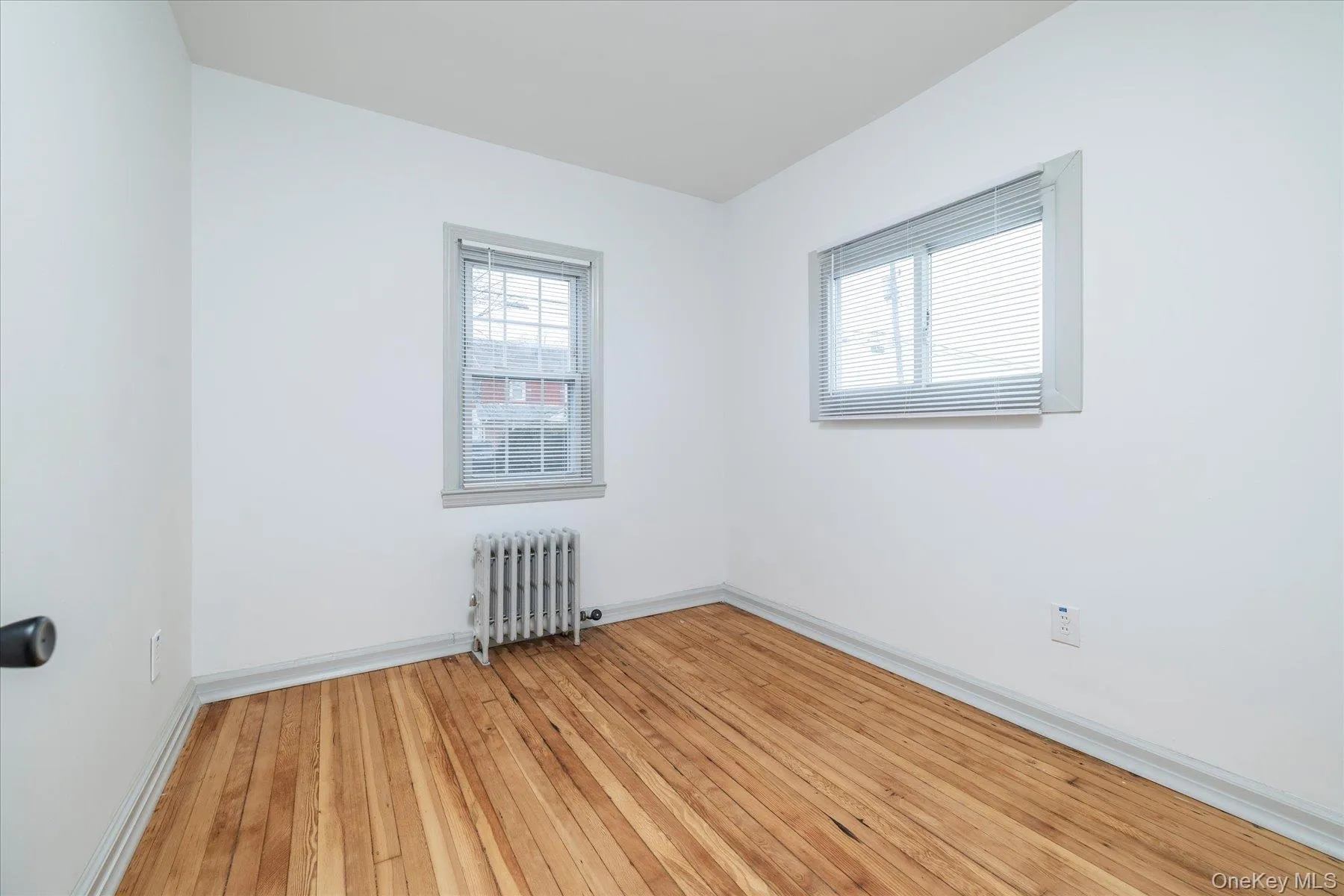 21 Twinlawns Avenue, Oyster Bay, NY, 3 Bedrooms Bedrooms, 5 Rooms Rooms,1 BathroomBathrooms,Residential Lease,For Rent,Twinlawns,0,964174 21 Twinlawns Avenue, Oyster Bay, NY, 3 Bedrooms Bedrooms, 5 Rooms Rooms,1 BathroomBathrooms,Residential Lease,For Rent,Twinlawns,0,964174