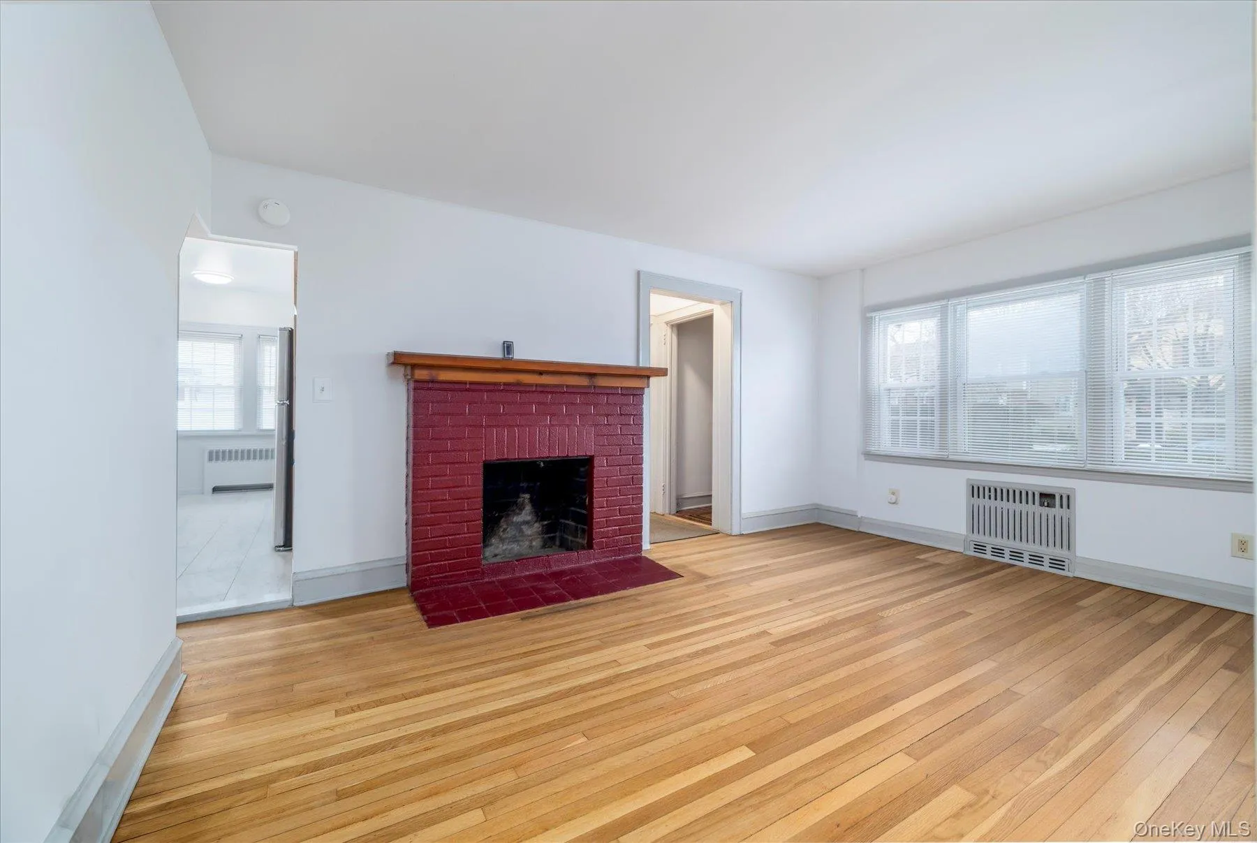 21 Twinlawns Avenue, Oyster Bay, NY, 3 Bedrooms Bedrooms, 5 Rooms Rooms,1 BathroomBathrooms,Residential Lease,For Rent,Twinlawns,0,964174 21 Twinlawns Avenue, Oyster Bay, NY, 3 Bedrooms Bedrooms, 5 Rooms Rooms,1 BathroomBathrooms,Residential Lease,For Rent,Twinlawns,0,964174