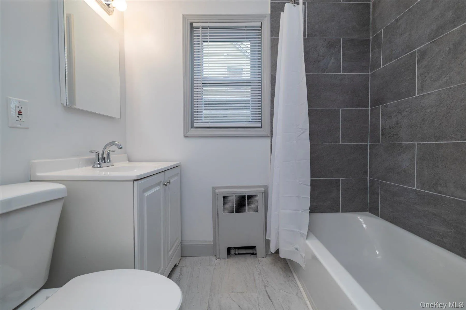 21 Twinlawns Avenue, Oyster Bay, NY, 3 Bedrooms Bedrooms, 5 Rooms Rooms,1 BathroomBathrooms,Residential Lease,For Rent,Twinlawns,0,964174 21 Twinlawns Avenue, Oyster Bay, NY, 3 Bedrooms Bedrooms, 5 Rooms Rooms,1 BathroomBathrooms,Residential Lease,For Rent,Twinlawns,0,964174