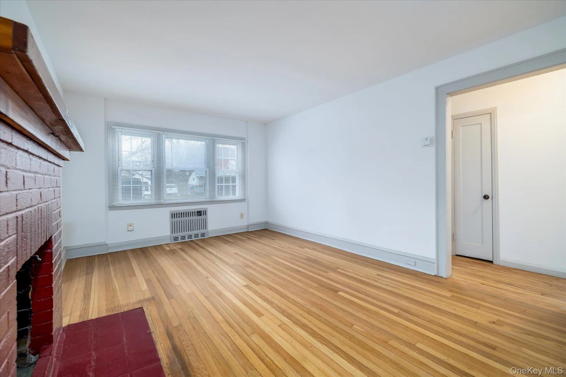 21 Twinlawns Avenue, Oyster Bay, NY, 3 Bedrooms Bedrooms, 5 Rooms Rooms,1 BathroomBathrooms,Residential Lease,For Rent,Twinlawns,0,964174 21 Twinlawns Avenue, Oyster Bay, NY, 3 Bedrooms Bedrooms, 5 Rooms Rooms,1 BathroomBathrooms,Residential Lease,For Rent,Twinlawns,0,964174