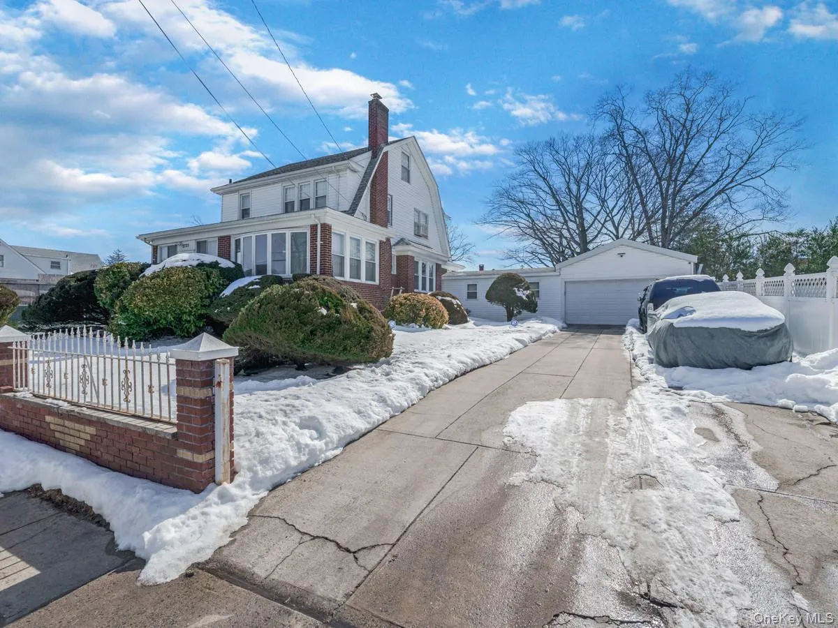 2721 Coldspring Road, New York, NY, 4 Bedrooms Bedrooms, 11 Rooms Rooms,3 BathroomsBathrooms,Residential Sale,For Rent,Coldspring,0,964200 2721 Coldspring Road, New York, NY, 4 Bedrooms Bedrooms, 11 Rooms Rooms,3 BathroomsBathrooms,Residential Sale,For Rent,Coldspring,0,964200