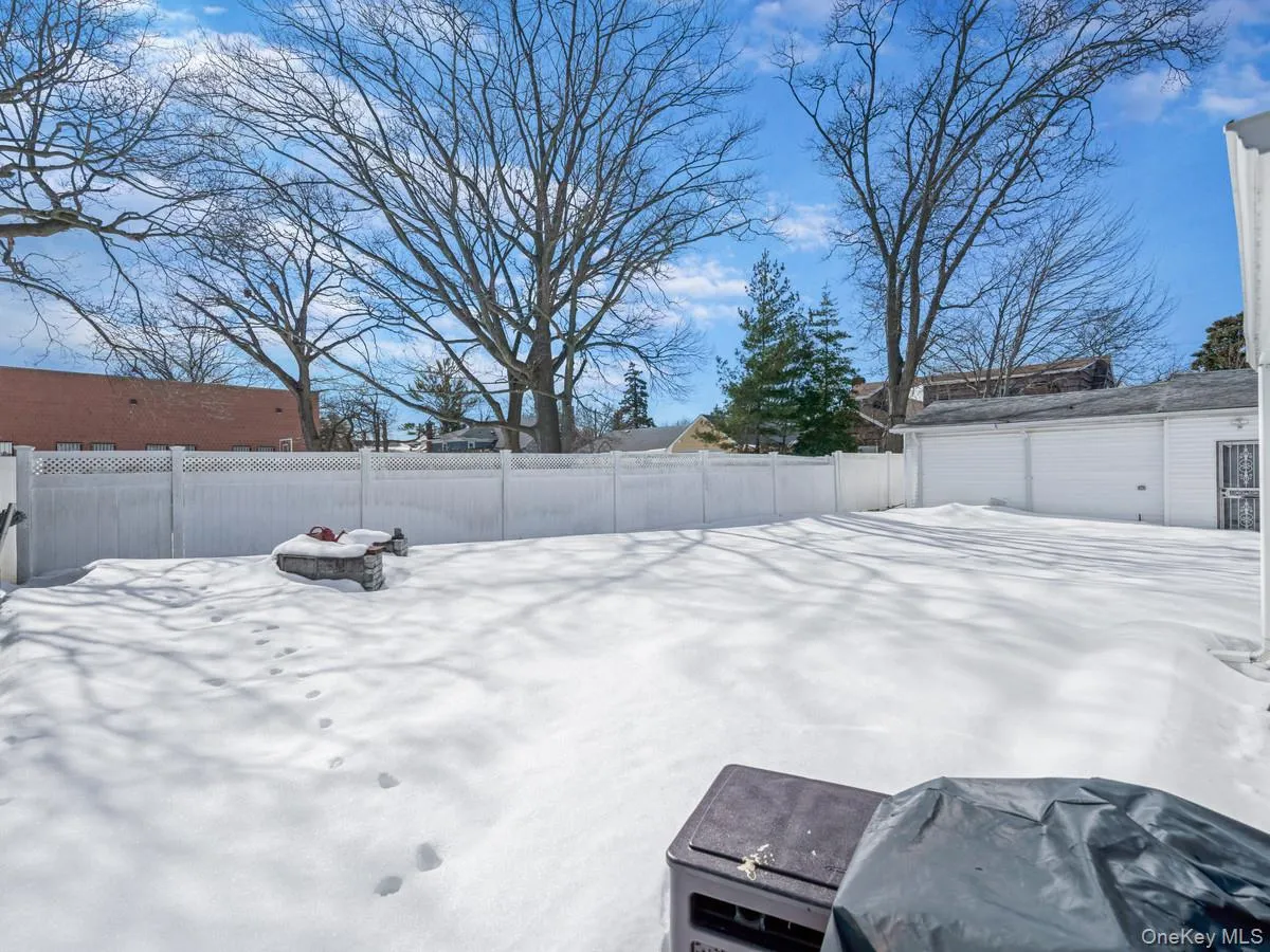 2721 Coldspring Road, New York, NY, 4 Bedrooms Bedrooms, 11 Rooms Rooms,3 BathroomsBathrooms,Residential Sale,For Rent,Coldspring,0,964200 2721 Coldspring Road, New York, NY, 4 Bedrooms Bedrooms, 11 Rooms Rooms,3 BathroomsBathrooms,Residential Sale,For Rent,Coldspring,0,964200
