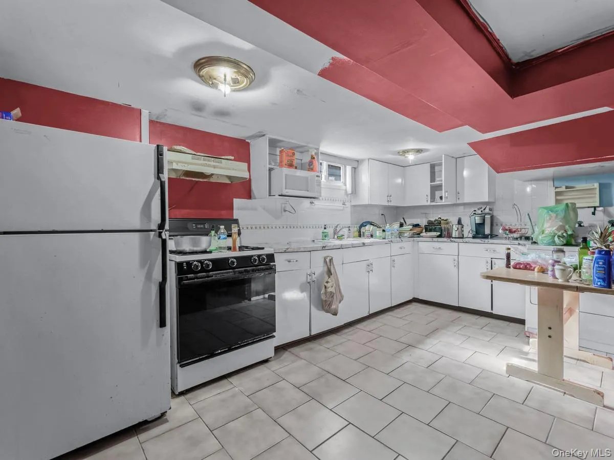 2721 Coldspring Road, New York, NY, 4 Bedrooms Bedrooms, 11 Rooms Rooms,3 BathroomsBathrooms,Residential Sale,For Rent,Coldspring,0,964200 2721 Coldspring Road, New York, NY, 4 Bedrooms Bedrooms, 11 Rooms Rooms,3 BathroomsBathrooms,Residential Sale,For Rent,Coldspring,0,964200