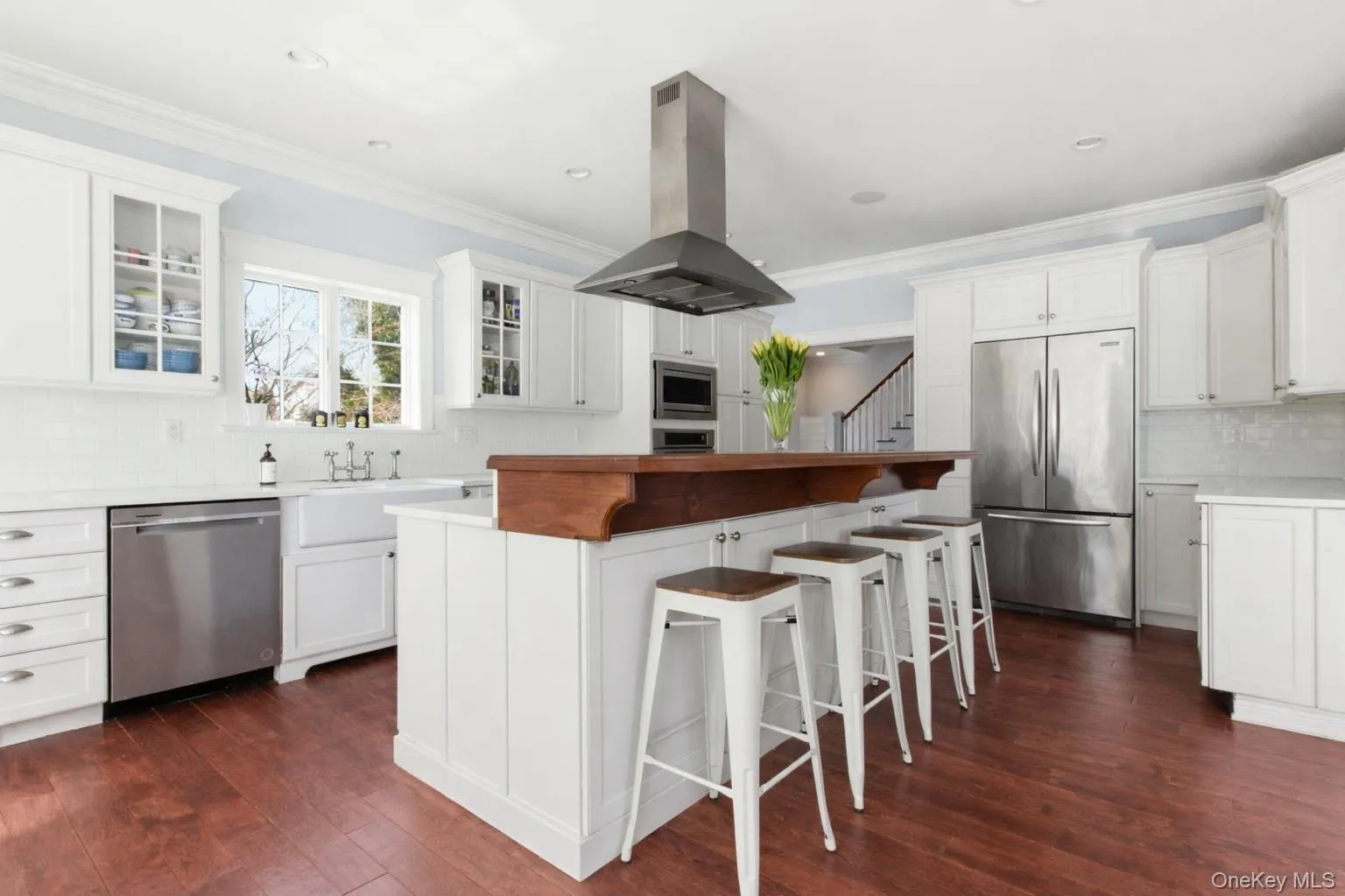 Open kitchen with breakfast bar and breakfast area, flowing seamlessly to dining room Open kitchen with breakfast bar and breakfast area, flowing seamlessly to dining room
