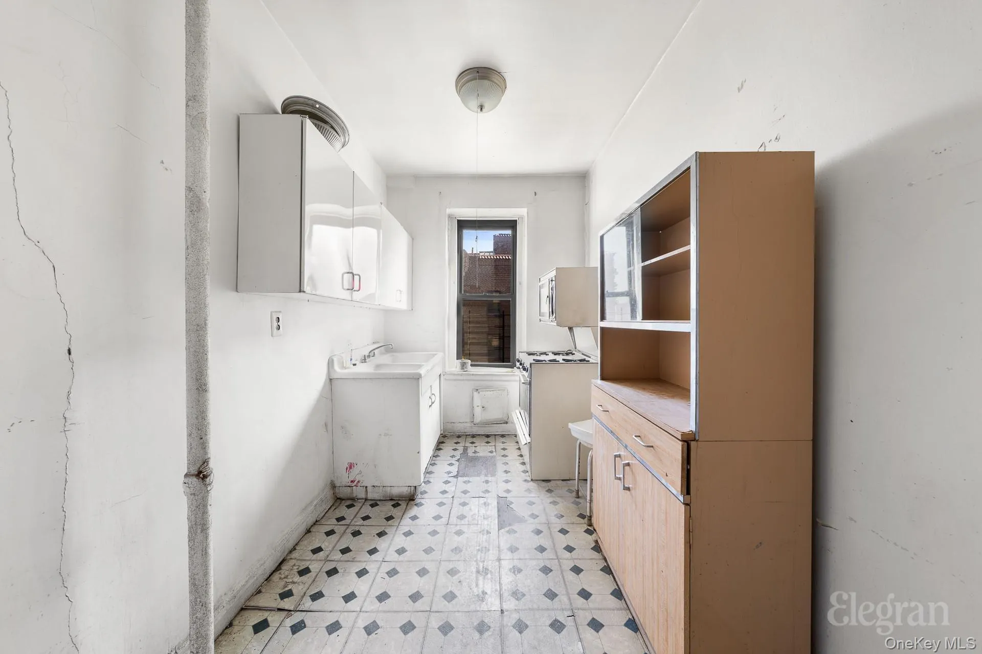 37-16 83, New York, NY, 1 Bedroom Bedrooms, 1 Room Rooms,1 BathroomBathrooms,Residential Sale,For Rent,83,0,964219 37-16 83, New York, NY, 1 Bedroom Bedrooms, 1 Room Rooms,1 BathroomBathrooms,Residential Sale,For Rent,83,0,964219