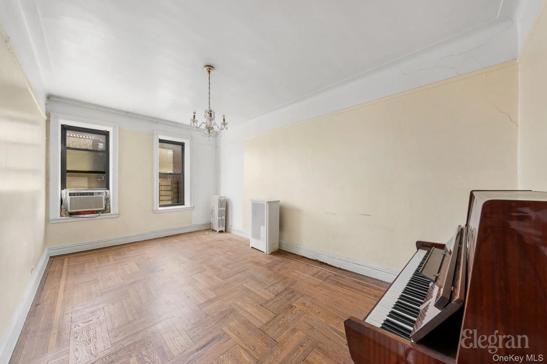 37-16 83, New York, NY, 1 Bedroom Bedrooms, 1 Room Rooms,1 BathroomBathrooms,Residential Sale,For Rent,83,0,964219 37-16 83, New York, NY, 1 Bedroom Bedrooms, 1 Room Rooms,1 BathroomBathrooms,Residential Sale,For Rent,83,0,964219