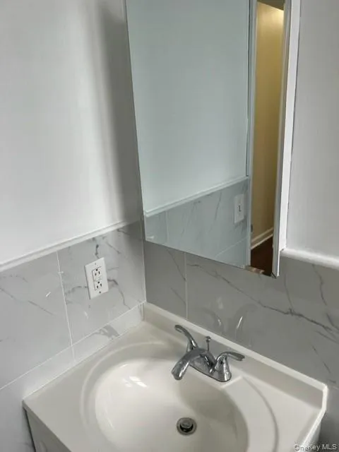 169 Tibbetts Road, Yonkers, NY, 3 Bedrooms Bedrooms, 7 Rooms Rooms,1 BathroomBathrooms,Residential Lease,For Rent,Tibbetts,0,964222 169 Tibbetts Road, Yonkers, NY, 3 Bedrooms Bedrooms, 7 Rooms Rooms,1 BathroomBathrooms,Residential Lease,For Rent,Tibbetts,0,964222