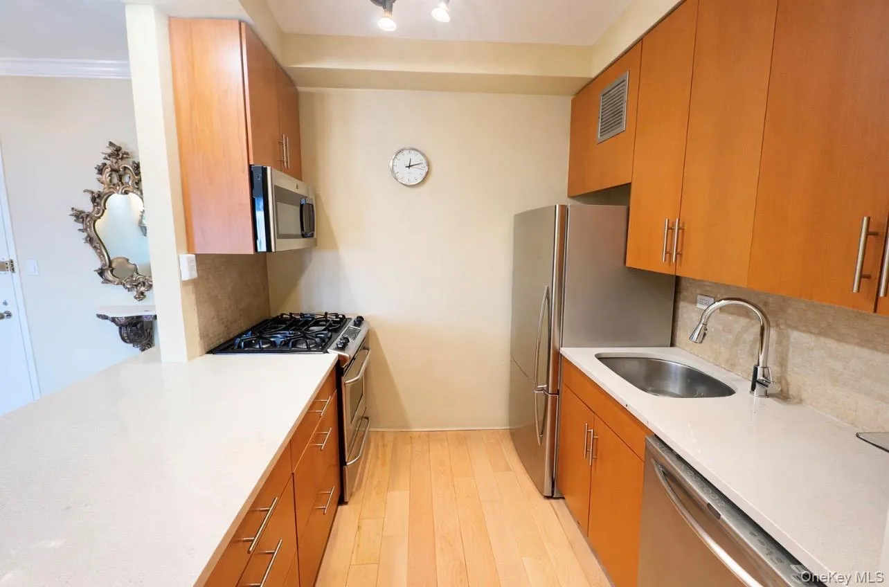 18-15 215 Street, New York, NY, 2 Bedrooms Bedrooms, 4 Rooms Rooms,2 BathroomsBathrooms,Residential,For Rent,215,0,964233 18-15 215 Street, New York, NY, 2 Bedrooms Bedrooms, 4 Rooms Rooms,2 BathroomsBathrooms,Residential,For Rent,215,0,964233