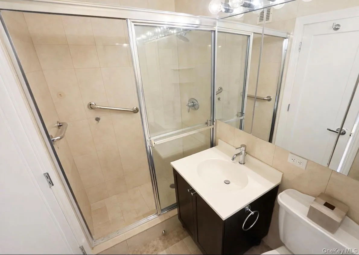 18-15 215 Street, New York, NY, 2 Bedrooms Bedrooms, 4 Rooms Rooms,2 BathroomsBathrooms,Residential,For Rent,215,0,964233 18-15 215 Street, New York, NY, 2 Bedrooms Bedrooms, 4 Rooms Rooms,2 BathroomsBathrooms,Residential,For Rent,215,0,964233