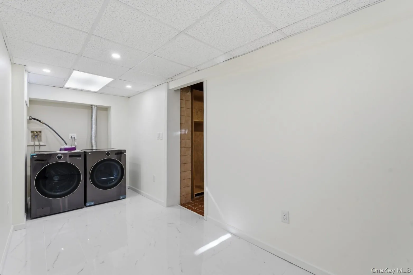 79 Red Ground Road, North Hempstead, NY, 4 Bedrooms Bedrooms, 9 Rooms Rooms,3 BathroomsBathrooms,Residential Lease,For Rent,Red Ground,0,964243 79 Red Ground Road, North Hempstead, NY, 4 Bedrooms Bedrooms, 9 Rooms Rooms,3 BathroomsBathrooms,Residential Lease,For Rent,Red Ground,0,964243