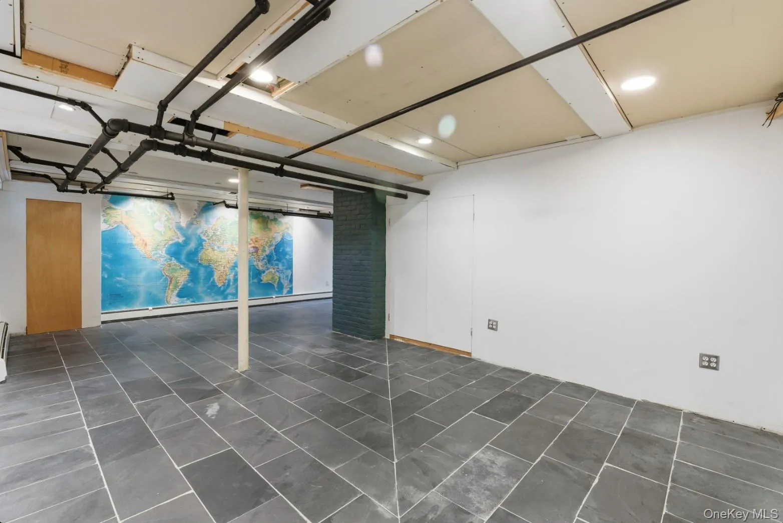 79 Red Ground Road, North Hempstead, NY, 4 Bedrooms Bedrooms, 9 Rooms Rooms,3 BathroomsBathrooms,Residential Lease,For Rent,Red Ground,0,964243 79 Red Ground Road, North Hempstead, NY, 4 Bedrooms Bedrooms, 9 Rooms Rooms,3 BathroomsBathrooms,Residential Lease,For Rent,Red Ground,0,964243