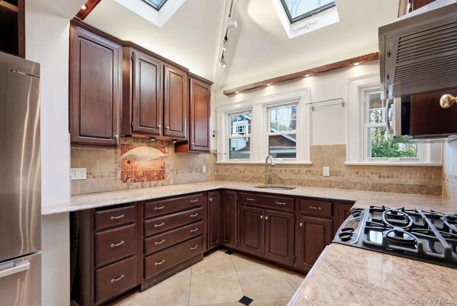 79 Red Ground Road, North Hempstead, NY, 4 Bedrooms Bedrooms, 9 Rooms Rooms,3 BathroomsBathrooms,Residential Lease,For Rent,Red Ground,0,964243 79 Red Ground Road, North Hempstead, NY, 4 Bedrooms Bedrooms, 9 Rooms Rooms,3 BathroomsBathrooms,Residential Lease,For Rent,Red Ground,0,964243