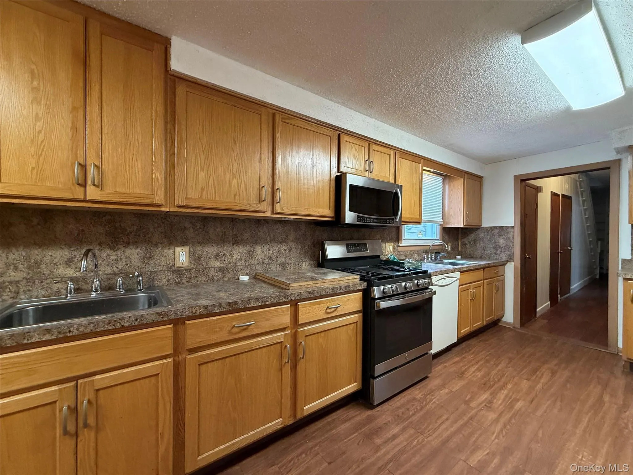 15 North Street, Thompson, NY, 5 Bedrooms Bedrooms, 10 Rooms Rooms,1 BathroomBathrooms,Residential Lease,For Rent,North,0,964244 15 North Street, Thompson, NY, 5 Bedrooms Bedrooms, 10 Rooms Rooms,1 BathroomBathrooms,Residential Lease,For Rent,North,0,964244