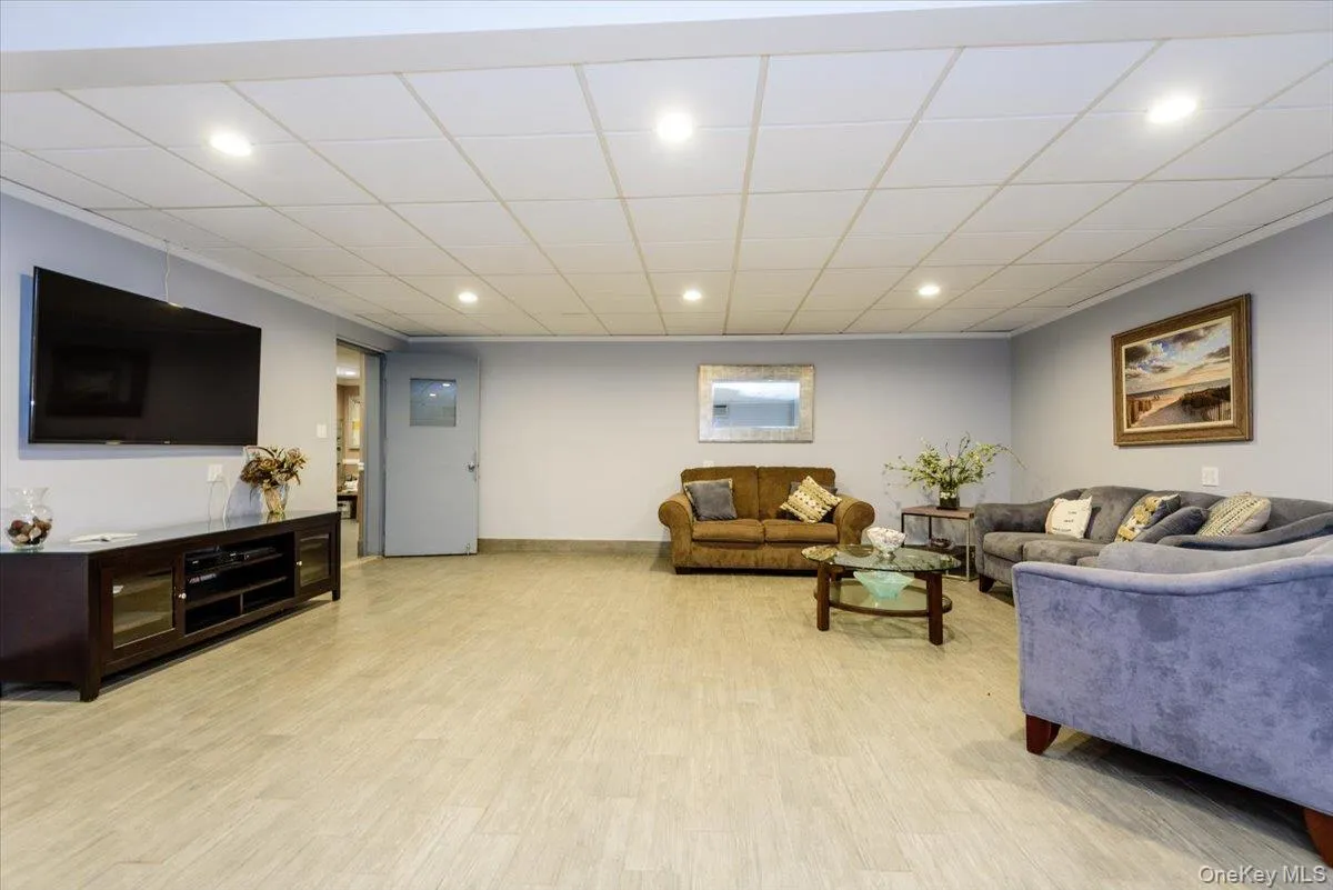 740 Broadway, Long Beach, NY, 3 Rooms Rooms,1 BathroomBathrooms,Residential Sale,For Rent,Broadway,0,964248 740 Broadway, Long Beach, NY, 3 Rooms Rooms,1 BathroomBathrooms,Residential Sale,For Rent,Broadway,0,964248