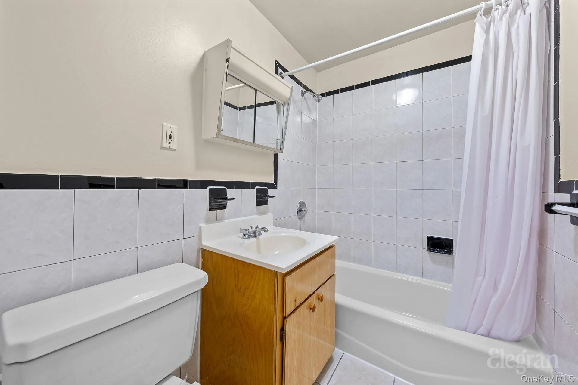 451 Fulton Avenue, Hempstead, NY, 1 Bedroom Bedrooms, 1 Room Rooms,1 BathroomBathrooms,Residential Lease,For Rent,Fulton,0,964271 451 Fulton Avenue, Hempstead, NY, 1 Bedroom Bedrooms, 1 Room Rooms,1 BathroomBathrooms,Residential Lease,For Rent,Fulton,0,964271
