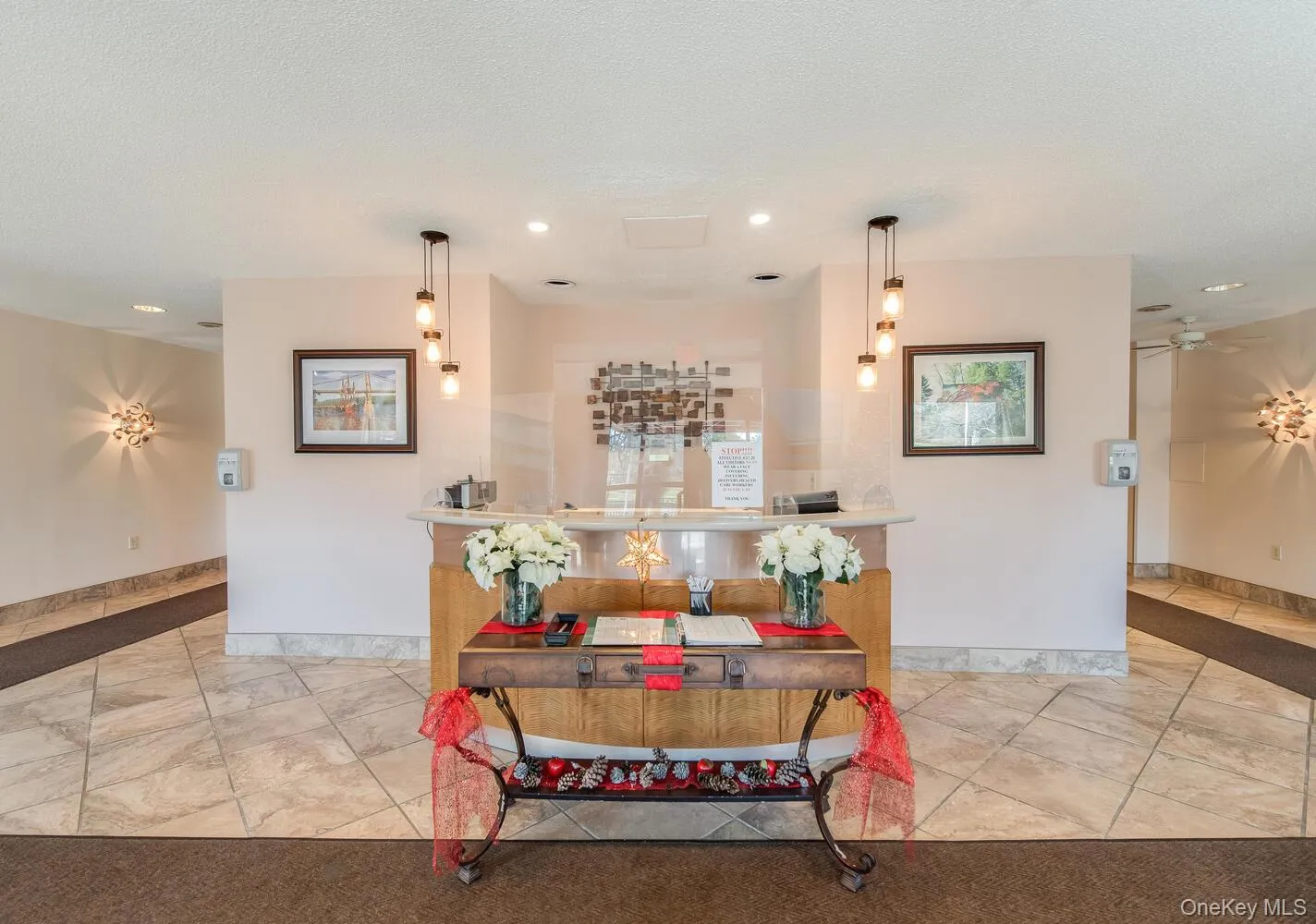 Gracious Lobby with security and front des assistance. Gracious Lobby with security and front des assistance.