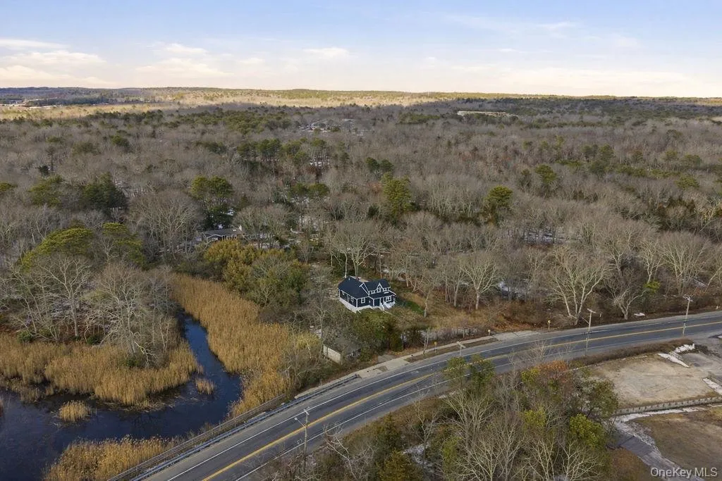 452 Montauk Highway, Southampton, NY, 3 Bedrooms Bedrooms, 6 Rooms Rooms,1 BathroomBathrooms,Residential Lease,For Rent,Montauk,0,964341 452 Montauk Highway, Southampton, NY, 3 Bedrooms Bedrooms, 6 Rooms Rooms,1 BathroomBathrooms,Residential Lease,For Rent,Montauk,0,964341