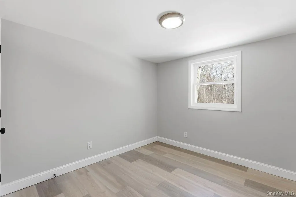 452 Montauk Highway, Southampton, NY, 3 Bedrooms Bedrooms, 6 Rooms Rooms,1 BathroomBathrooms,Residential Lease,For Rent,Montauk,0,964341 452 Montauk Highway, Southampton, NY, 3 Bedrooms Bedrooms, 6 Rooms Rooms,1 BathroomBathrooms,Residential Lease,For Rent,Montauk,0,964341