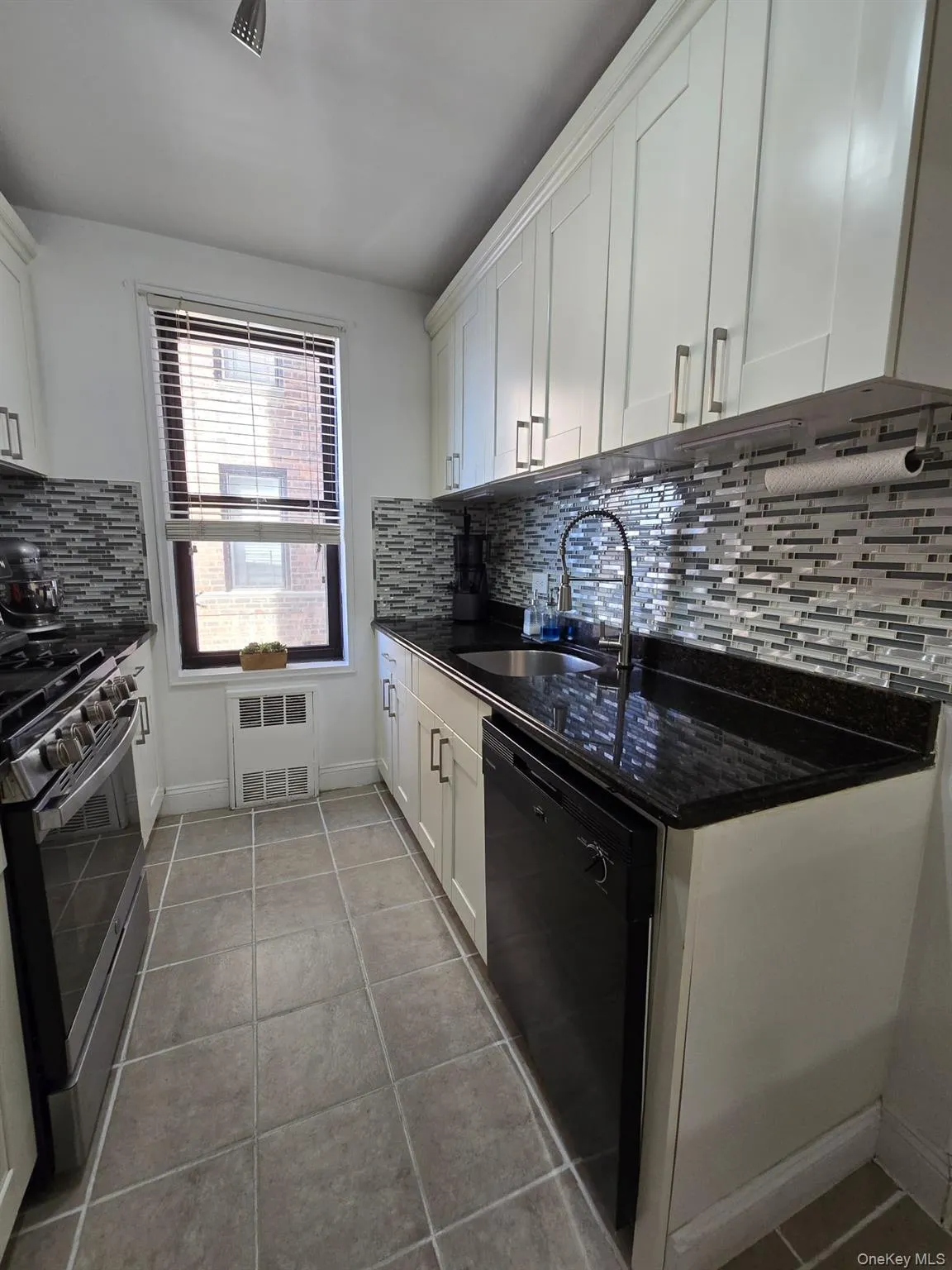 226-26 Union Turnpike, New York, NY, 2 Bedrooms Bedrooms, 5 Rooms Rooms,1 BathroomBathrooms,Residential,For Rent,Union Turnpike,0,KEY964364 226-26 Union Turnpike, New York, NY, 2 Bedrooms Bedrooms, 5 Rooms Rooms,1 BathroomBathrooms,Residential,For Rent,Union Turnpike,0,KEY964364
