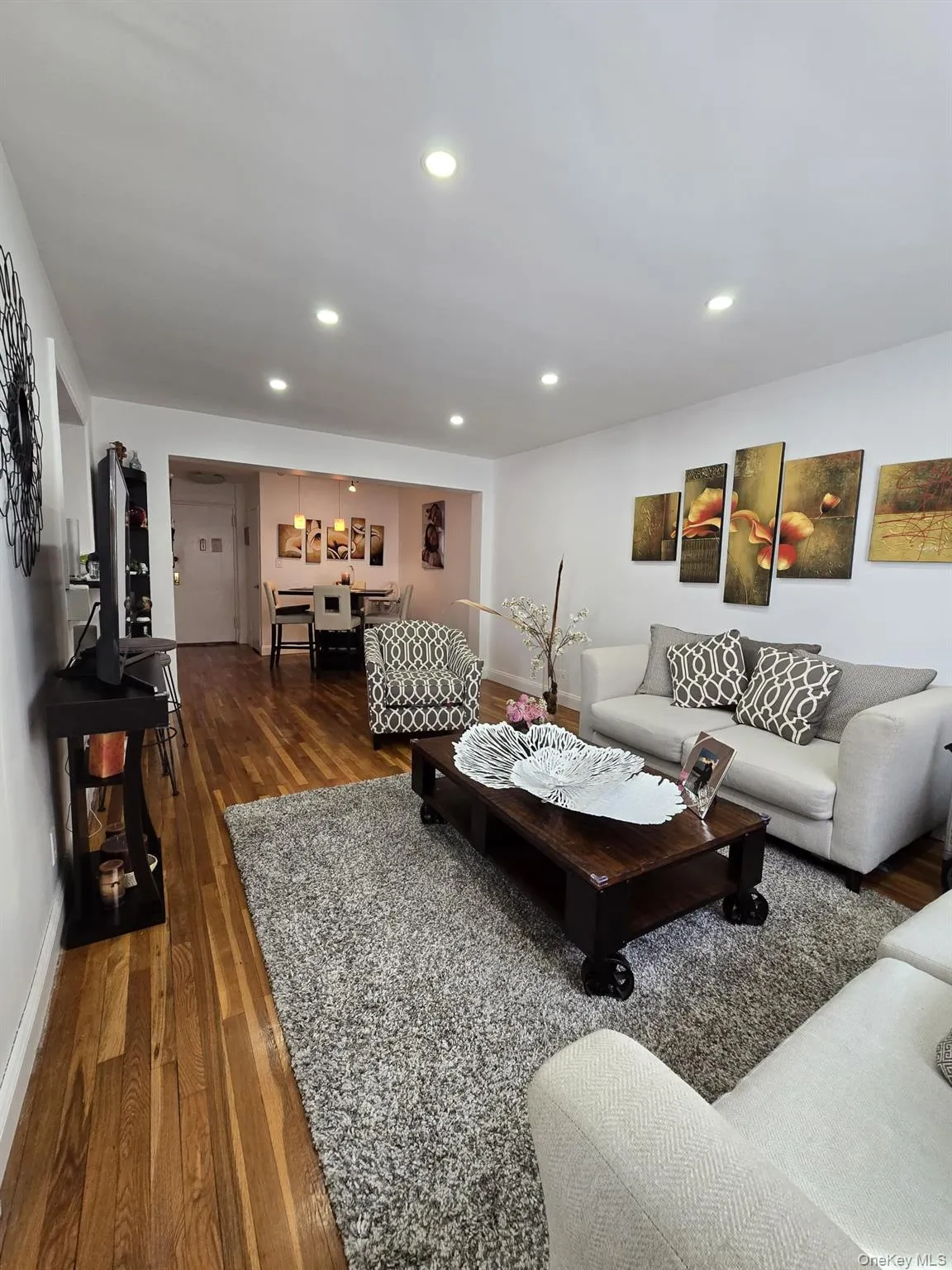 226-26 Union Turnpike, New York, NY, 2 Bedrooms Bedrooms, 5 Rooms Rooms,1 BathroomBathrooms,Residential,For Rent,Union Turnpike,0,KEY964364 226-26 Union Turnpike, New York, NY, 2 Bedrooms Bedrooms, 5 Rooms Rooms,1 BathroomBathrooms,Residential,For Rent,Union Turnpike,0,KEY964364