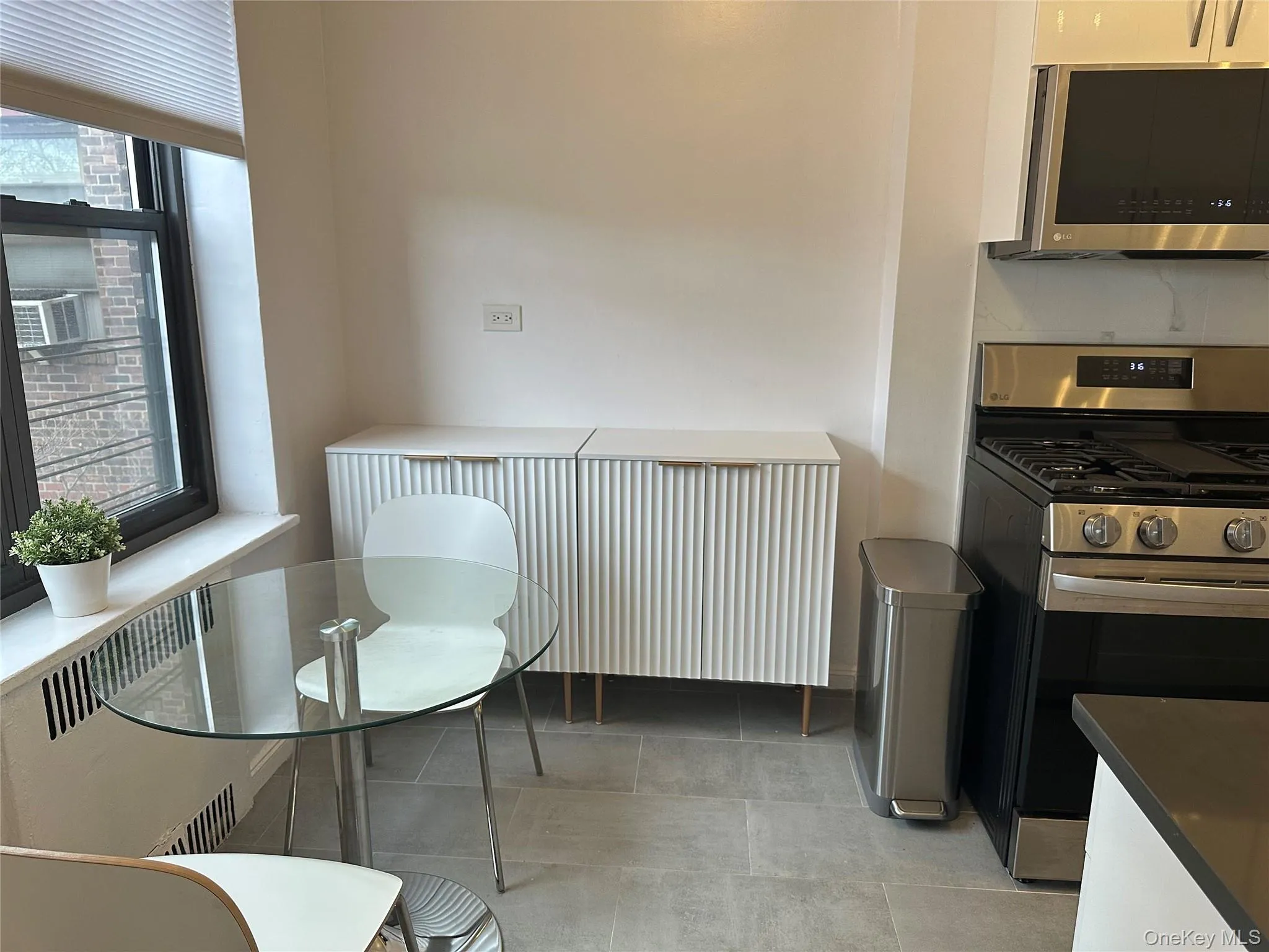 98-76 Queens Boulevard, New York, NY, 1 Bedroom Bedrooms, 1 Room Rooms,1 BathroomBathrooms,Residential Lease,For Rent,Queens,0,964370 98-76 Queens Boulevard, New York, NY, 1 Bedroom Bedrooms, 1 Room Rooms,1 BathroomBathrooms,Residential Lease,For Rent,Queens,0,964370