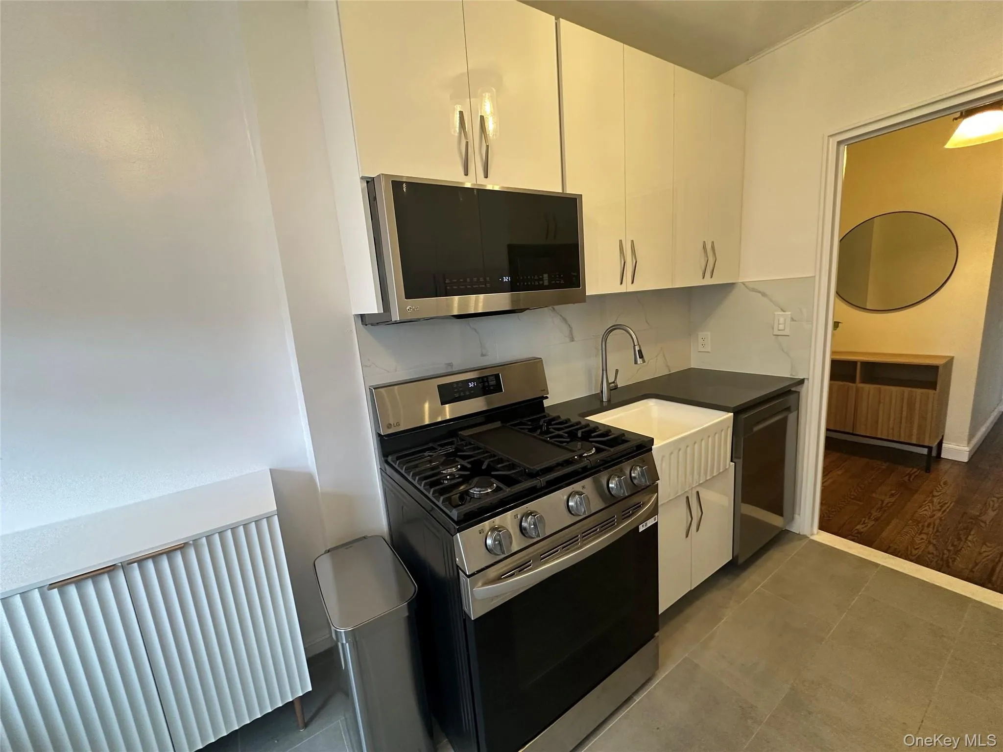 98-76 Queens Boulevard, New York, NY, 1 Bedroom Bedrooms, 1 Room Rooms,1 BathroomBathrooms,Residential Lease,For Rent,Queens,0,964370 98-76 Queens Boulevard, New York, NY, 1 Bedroom Bedrooms, 1 Room Rooms,1 BathroomBathrooms,Residential Lease,For Rent,Queens,0,964370