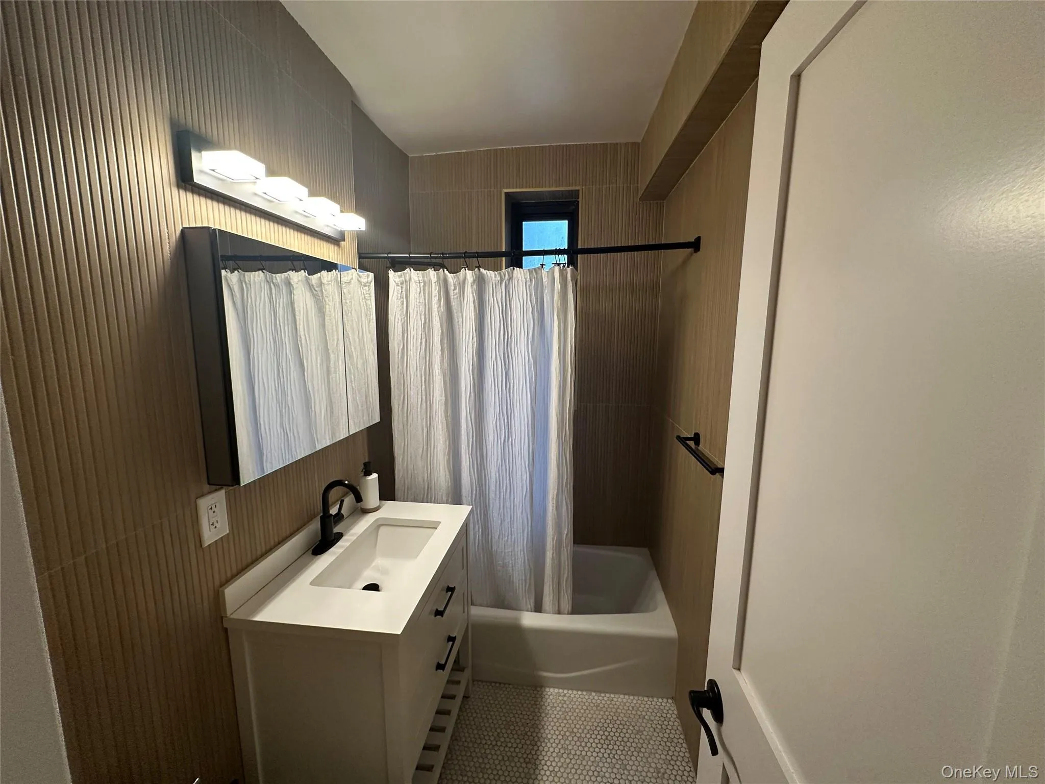 98-76 Queens Boulevard, New York, NY, 1 Bedroom Bedrooms, 1 Room Rooms,1 BathroomBathrooms,Residential Lease,For Rent,Queens,0,964370 98-76 Queens Boulevard, New York, NY, 1 Bedroom Bedrooms, 1 Room Rooms,1 BathroomBathrooms,Residential Lease,For Rent,Queens,0,964370