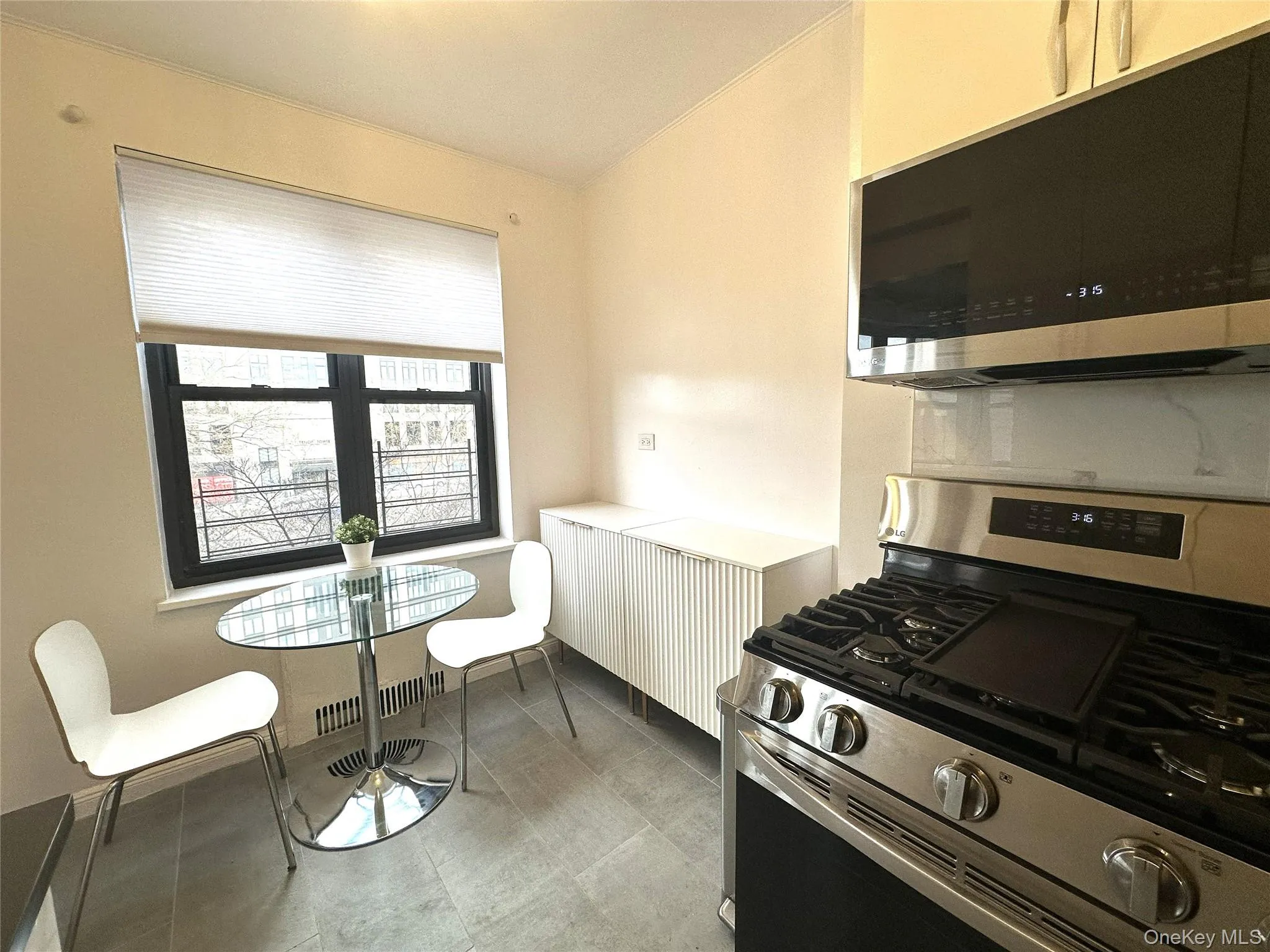 98-76 Queens Boulevard, New York, NY, 1 Bedroom Bedrooms, 1 Room Rooms,1 BathroomBathrooms,Residential Lease,For Rent,Queens,0,964370 98-76 Queens Boulevard, New York, NY, 1 Bedroom Bedrooms, 1 Room Rooms,1 BathroomBathrooms,Residential Lease,For Rent,Queens,0,964370