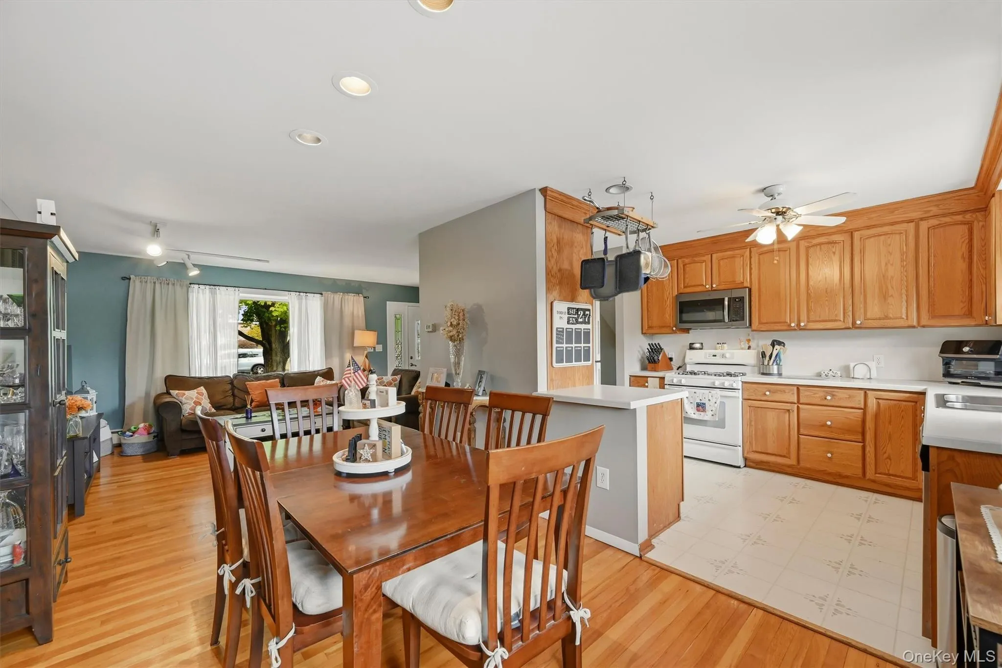 7 Tamarac Lane, Stony Point, NY, 3 Bedrooms Bedrooms, 8 Rooms Rooms,2 BathroomsBathrooms,Residential,For Rent,Tamarac,0,964376 7 Tamarac Lane, Stony Point, NY, 3 Bedrooms Bedrooms, 8 Rooms Rooms,2 BathroomsBathrooms,Residential,For Rent,Tamarac,0,964376
