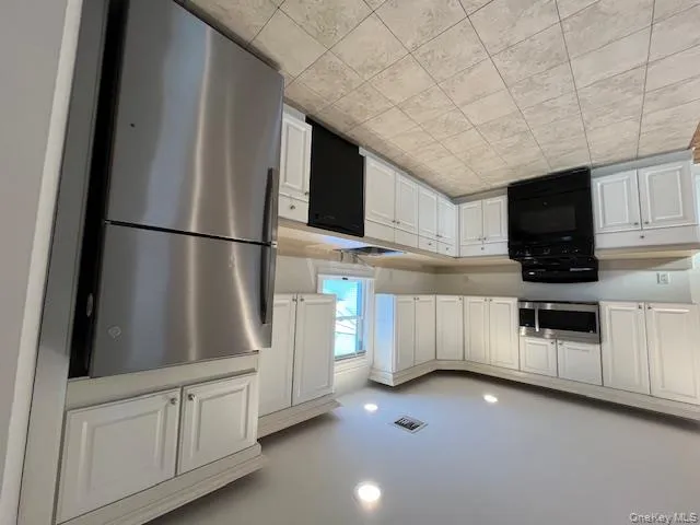 8 Dunes Lane, North Hempstead, NY, 2 Bedrooms Bedrooms, 4 Rooms Rooms,1 BathroomBathrooms,Residential Lease,For Rent,Dunes,0,964378 8 Dunes Lane, North Hempstead, NY, 2 Bedrooms Bedrooms, 4 Rooms Rooms,1 BathroomBathrooms,Residential Lease,For Rent,Dunes,0,964378