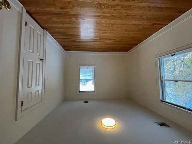 8 Dunes Lane, North Hempstead, NY, 2 Bedrooms Bedrooms, 4 Rooms Rooms,1 BathroomBathrooms,Residential Lease,For Rent,Dunes,0,964378 8 Dunes Lane, North Hempstead, NY, 2 Bedrooms Bedrooms, 4 Rooms Rooms,1 BathroomBathrooms,Residential Lease,For Rent,Dunes,0,964378