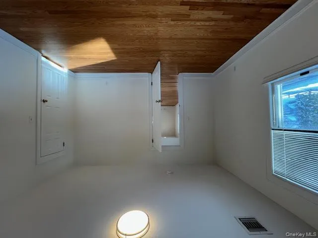 8 Dunes Lane, North Hempstead, NY, 2 Bedrooms Bedrooms, 4 Rooms Rooms,1 BathroomBathrooms,Residential Lease,For Rent,Dunes,0,964378 8 Dunes Lane, North Hempstead, NY, 2 Bedrooms Bedrooms, 4 Rooms Rooms,1 BathroomBathrooms,Residential Lease,For Rent,Dunes,0,964378