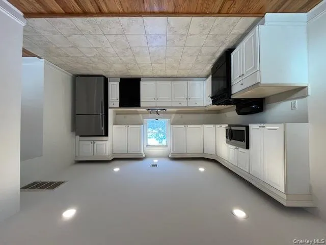 8 Dunes Lane, North Hempstead, NY, 2 Bedrooms Bedrooms, 4 Rooms Rooms,1 BathroomBathrooms,Residential Lease,For Rent,Dunes,0,964378 8 Dunes Lane, North Hempstead, NY, 2 Bedrooms Bedrooms, 4 Rooms Rooms,1 BathroomBathrooms,Residential Lease,For Rent,Dunes,0,964378