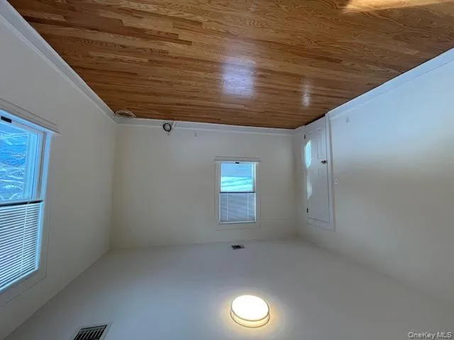 8 Dunes Lane, North Hempstead, NY, 2 Bedrooms Bedrooms, 4 Rooms Rooms,1 BathroomBathrooms,Residential Lease,For Rent,Dunes,0,964378 8 Dunes Lane, North Hempstead, NY, 2 Bedrooms Bedrooms, 4 Rooms Rooms,1 BathroomBathrooms,Residential Lease,For Rent,Dunes,0,964378