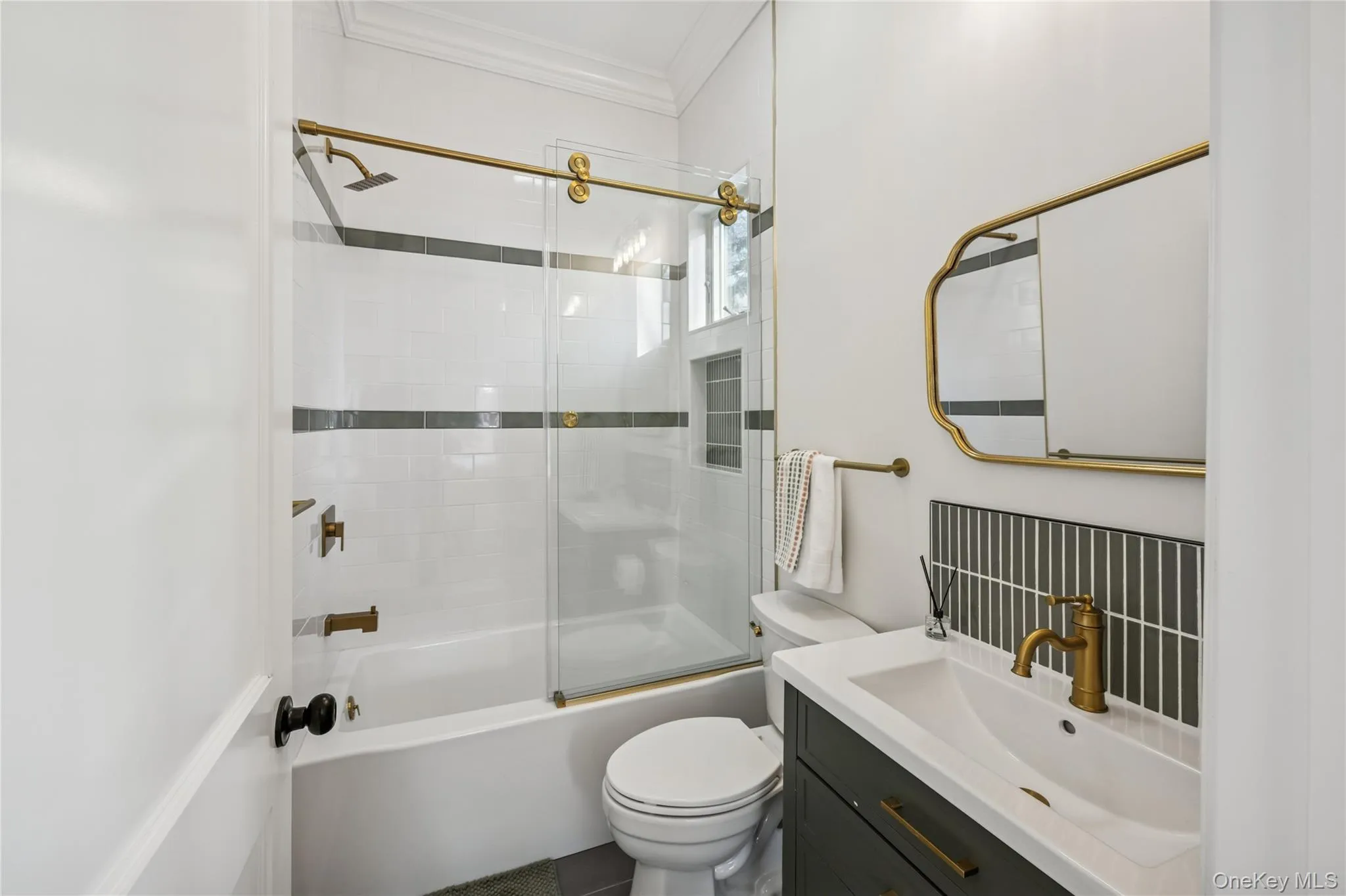 227 Prospect Avenue, Oyster Bay, NY, 5 Bedrooms Bedrooms, 11 Rooms Rooms,4 BathroomsBathrooms,Residential,For Rent,Prospect,0,964425 227 Prospect Avenue, Oyster Bay, NY, 5 Bedrooms Bedrooms, 11 Rooms Rooms,4 BathroomsBathrooms,Residential,For Rent,Prospect,0,964425