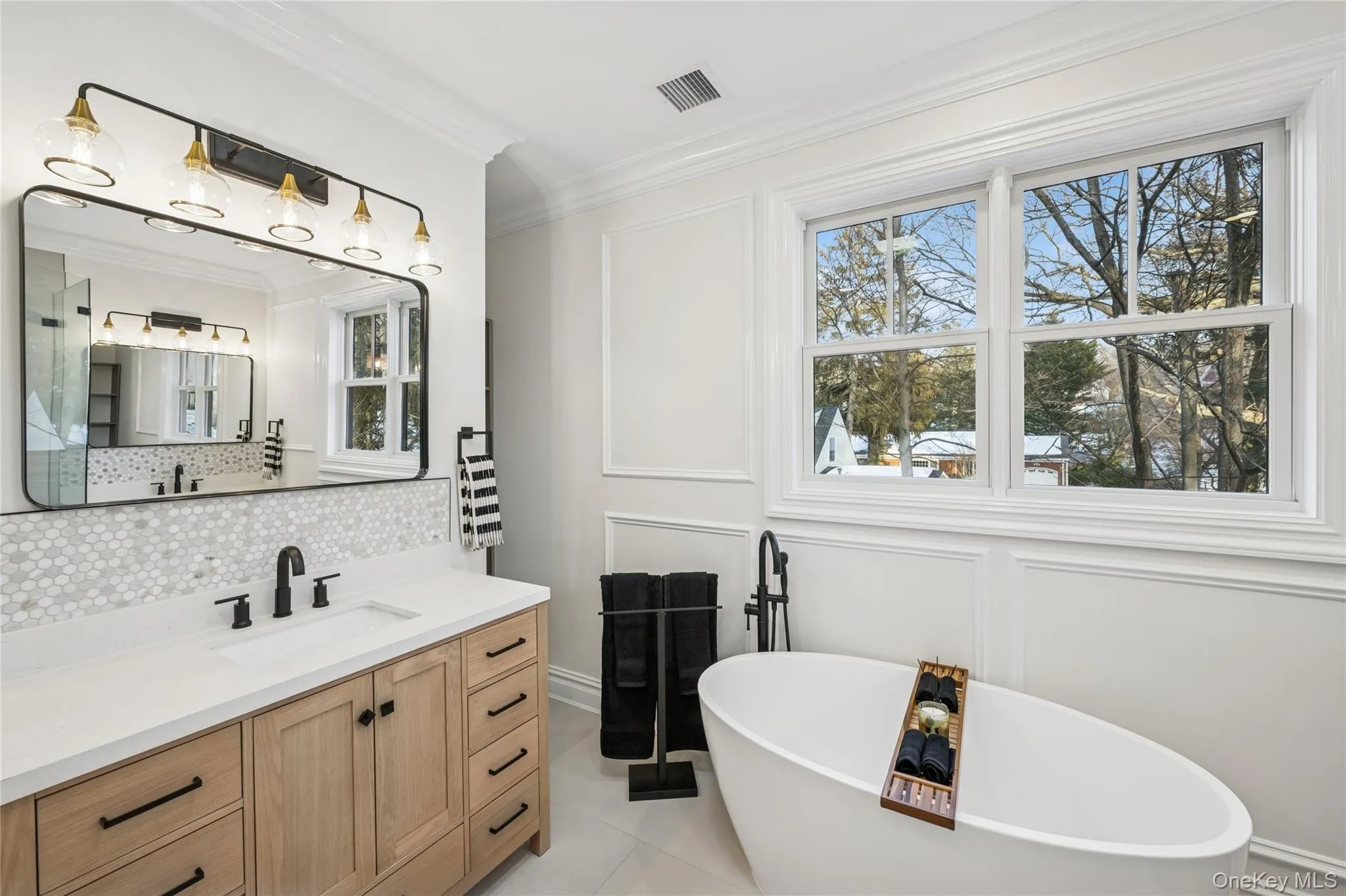 227 Prospect Avenue, Oyster Bay, NY, 5 Bedrooms Bedrooms, 11 Rooms Rooms,4 BathroomsBathrooms,Residential,For Rent,Prospect,0,964425 227 Prospect Avenue, Oyster Bay, NY, 5 Bedrooms Bedrooms, 11 Rooms Rooms,4 BathroomsBathrooms,Residential,For Rent,Prospect,0,964425