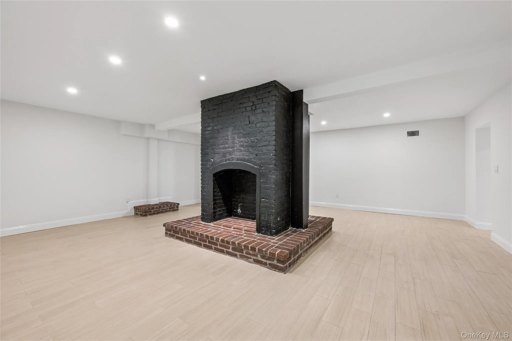 227 Prospect Avenue, Oyster Bay, NY, 5 Bedrooms Bedrooms, 11 Rooms Rooms,4 BathroomsBathrooms,Residential,For Rent,Prospect,0,964425 227 Prospect Avenue, Oyster Bay, NY, 5 Bedrooms Bedrooms, 11 Rooms Rooms,4 BathroomsBathrooms,Residential,For Rent,Prospect,0,964425