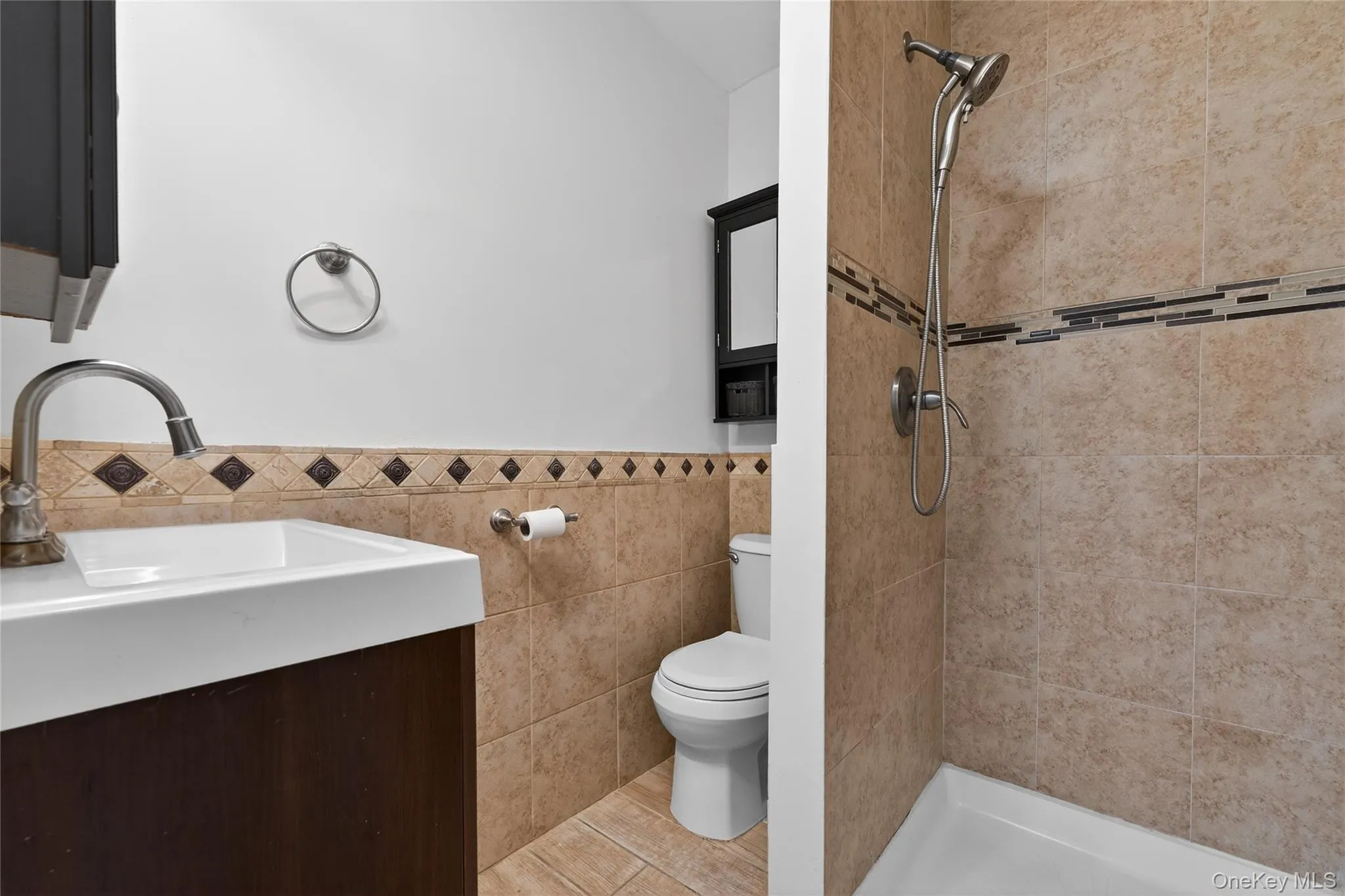 12 Adams Avenue, Babylon, NY, 2 Bedrooms Bedrooms, 5 Rooms Rooms,1 BathroomBathrooms,Residential Lease,For Rent,Adams,0,964452 12 Adams Avenue, Babylon, NY, 2 Bedrooms Bedrooms, 5 Rooms Rooms,1 BathroomBathrooms,Residential Lease,For Rent,Adams,0,964452