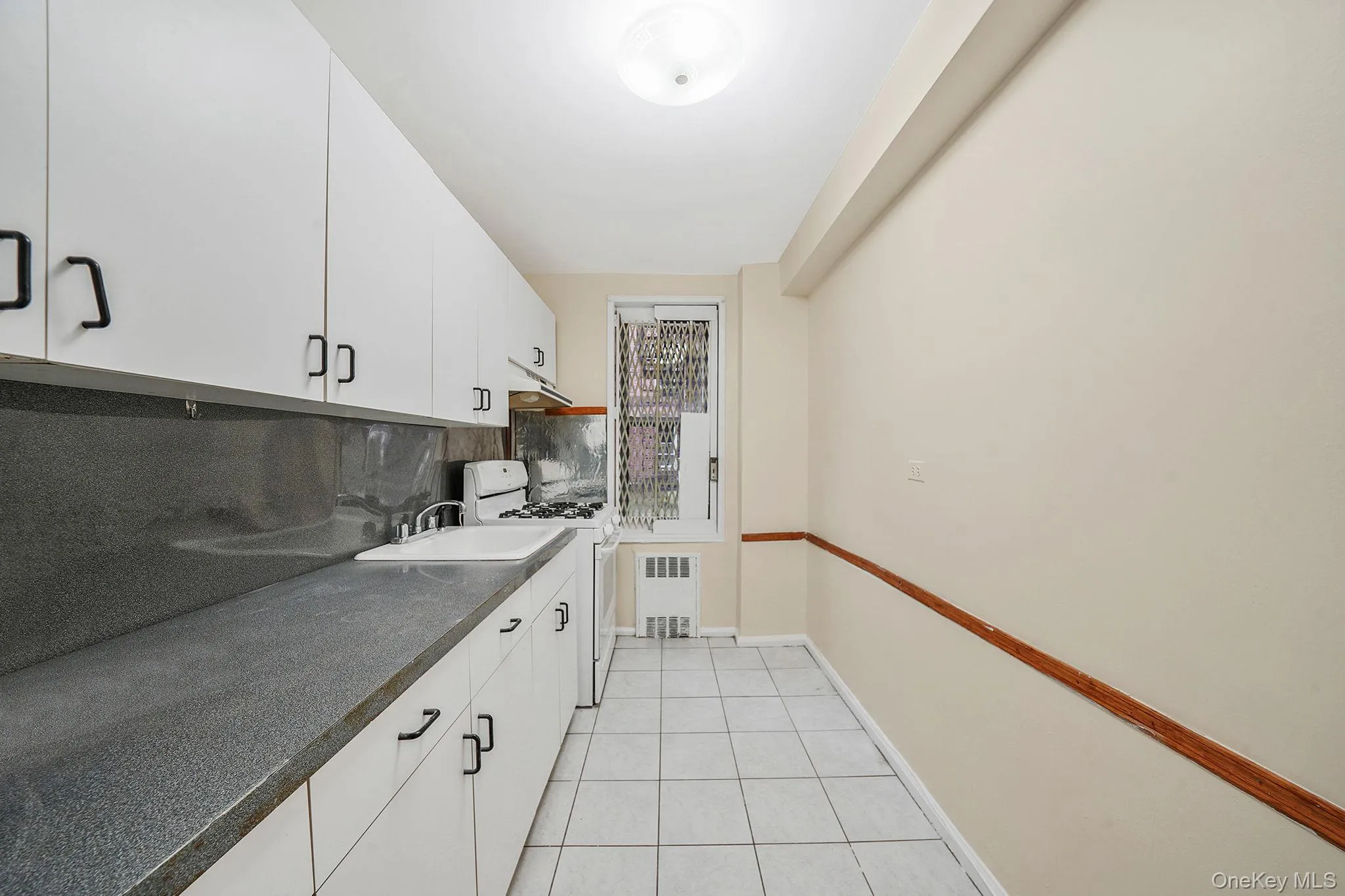 35-40 75th Street, New York, NY, 1 Bedroom Bedrooms, 5 Rooms Rooms,1 BathroomBathrooms,Residential,For Rent,75th,0,964456 35-40 75th Street, New York, NY, 1 Bedroom Bedrooms, 5 Rooms Rooms,1 BathroomBathrooms,Residential,For Rent,75th,0,964456