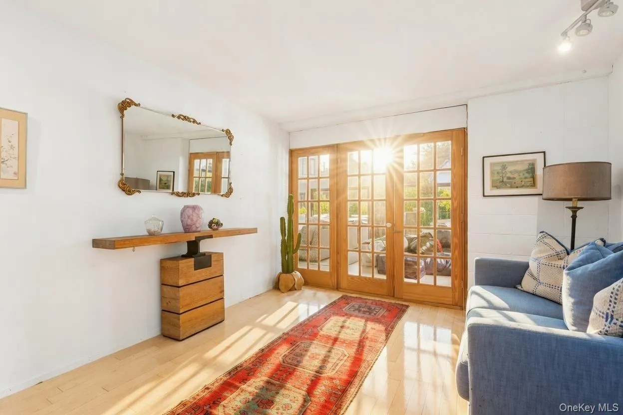 29 Huntting Road, East Hampton, NY, 4 Bedrooms Bedrooms, 13 Rooms Rooms,3 BathroomsBathrooms,Residential Lease,For Rent,Huntting,0,964459 29 Huntting Road, East Hampton, NY, 4 Bedrooms Bedrooms, 13 Rooms Rooms,3 BathroomsBathrooms,Residential Lease,For Rent,Huntting,0,964459