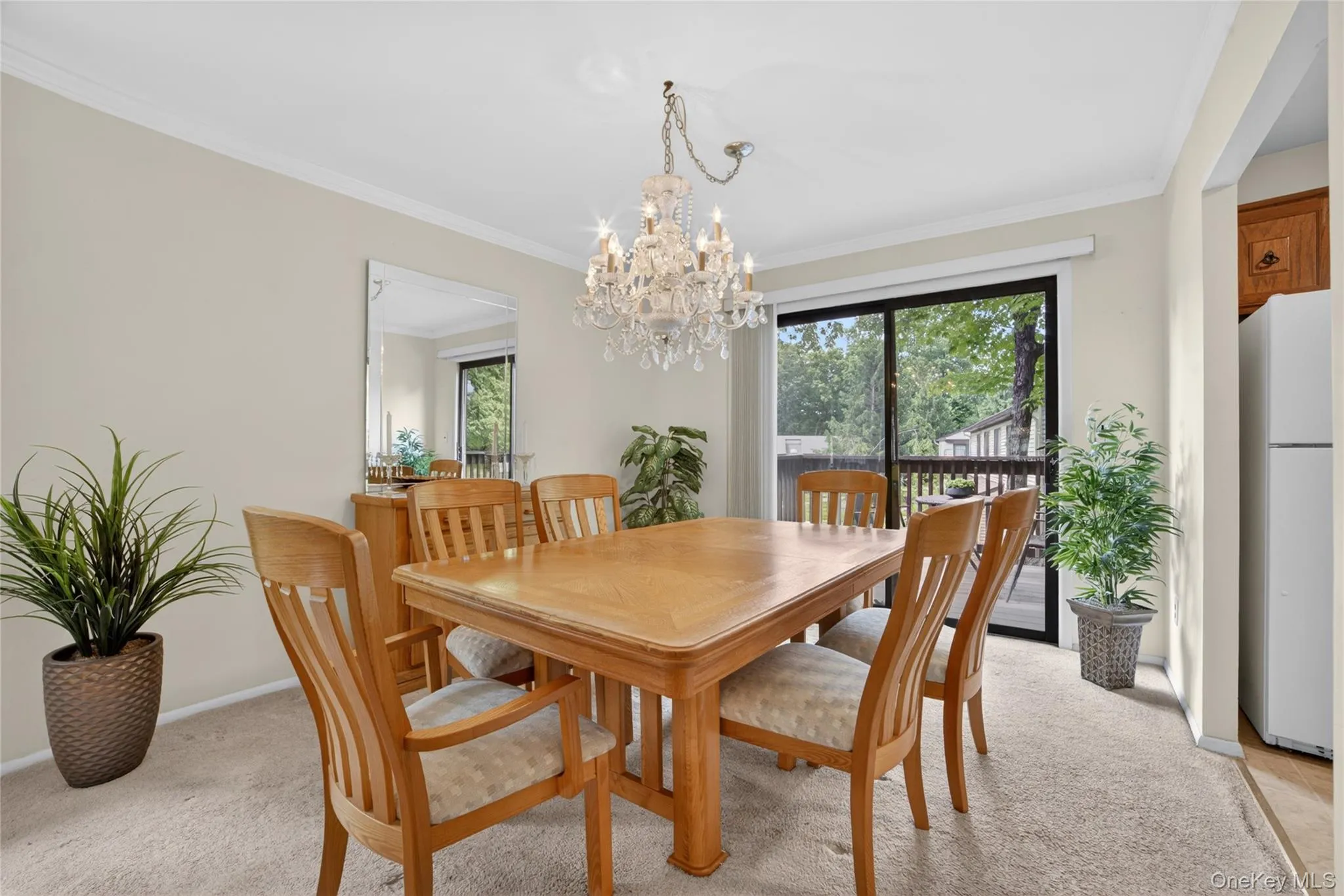 Dining room with space for a full dining room table comfortable seating for 6 and many more... can add a table leaf for full capacity dining. Dining room with space for a full dining room table comfortable seating for 6 and many more... can add a table leaf for full capacity dining.